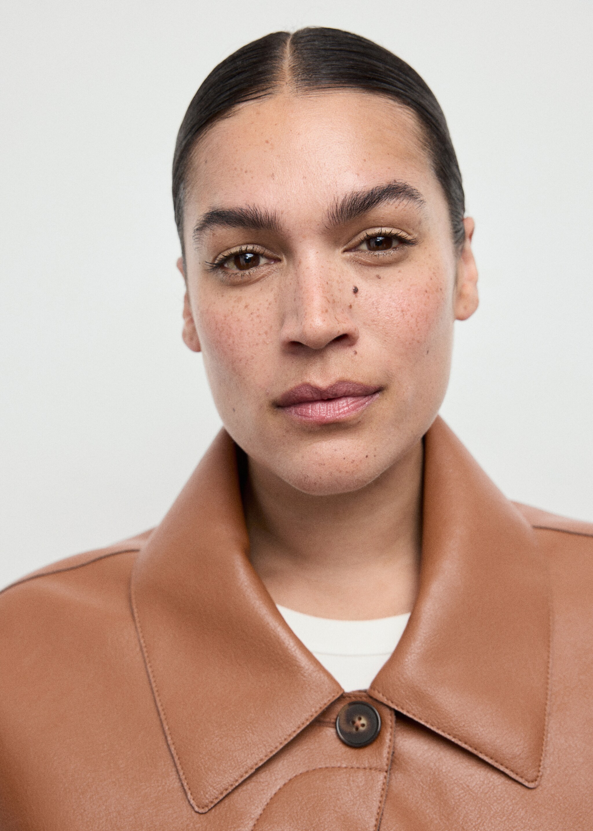 Jaqueta efecte pell butxaques - Detall de l'article 4, Marró mitjà. Ref: 17094433-01.