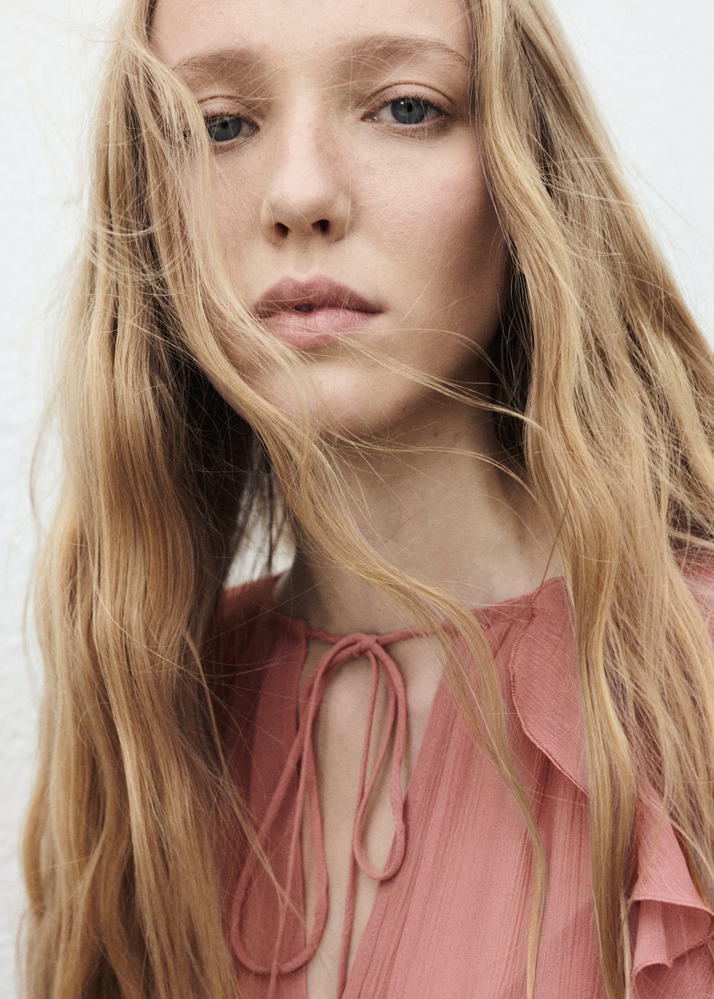 Flared dress with ruffled sleeves