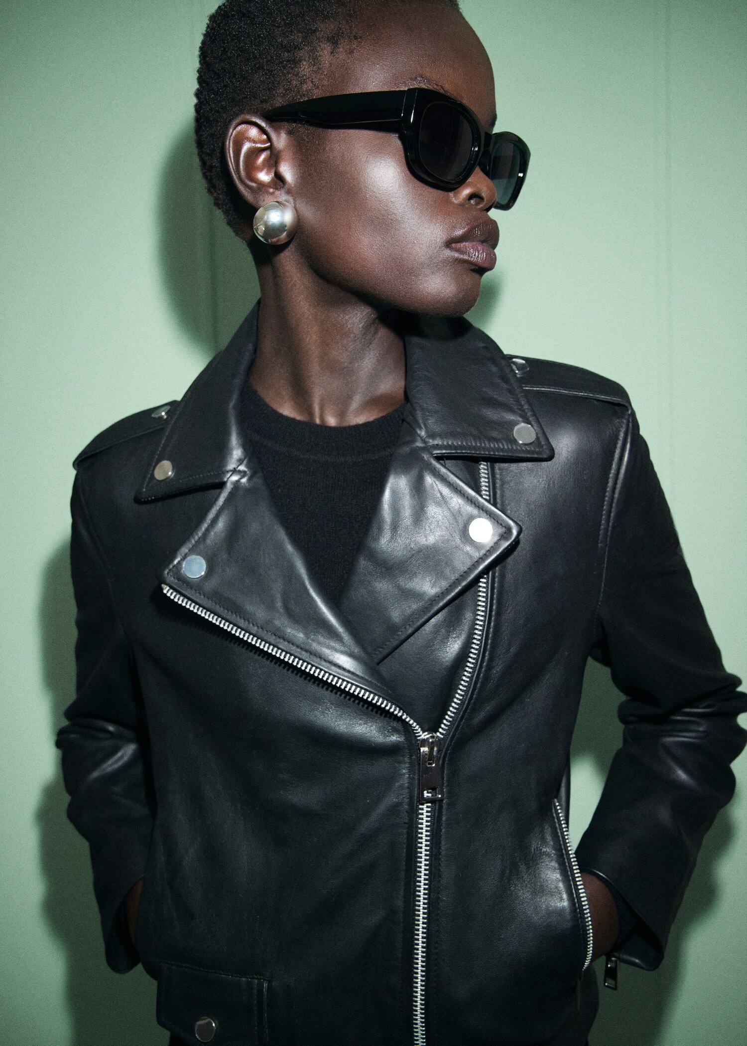Leather biker jacket - Details of the article 2
