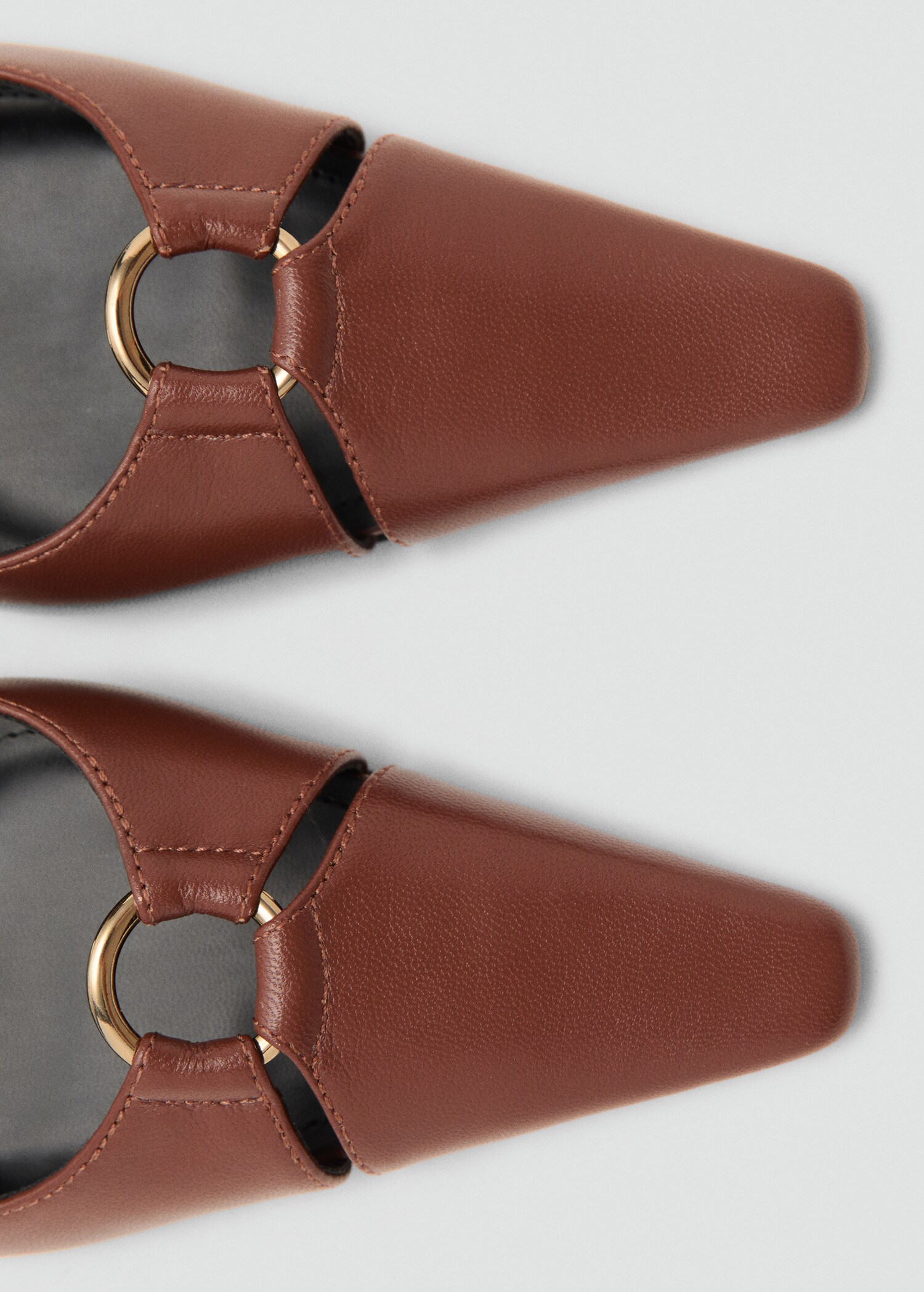 Skórzane buty na obcasie z pierścieniem - Szczegóły artykułu 8