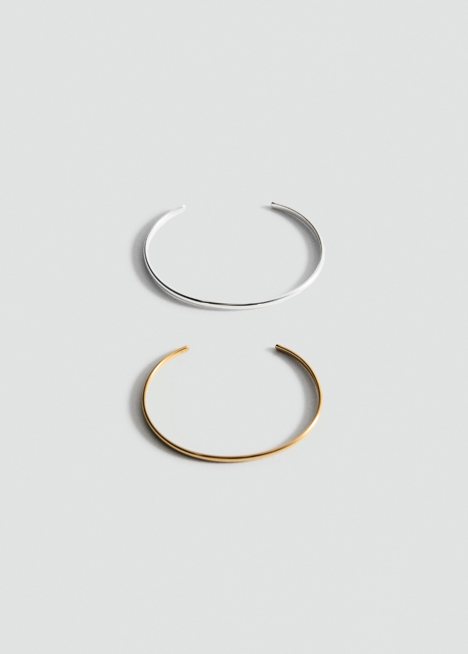 Set of assorted stainless steel bracelets - Article without model