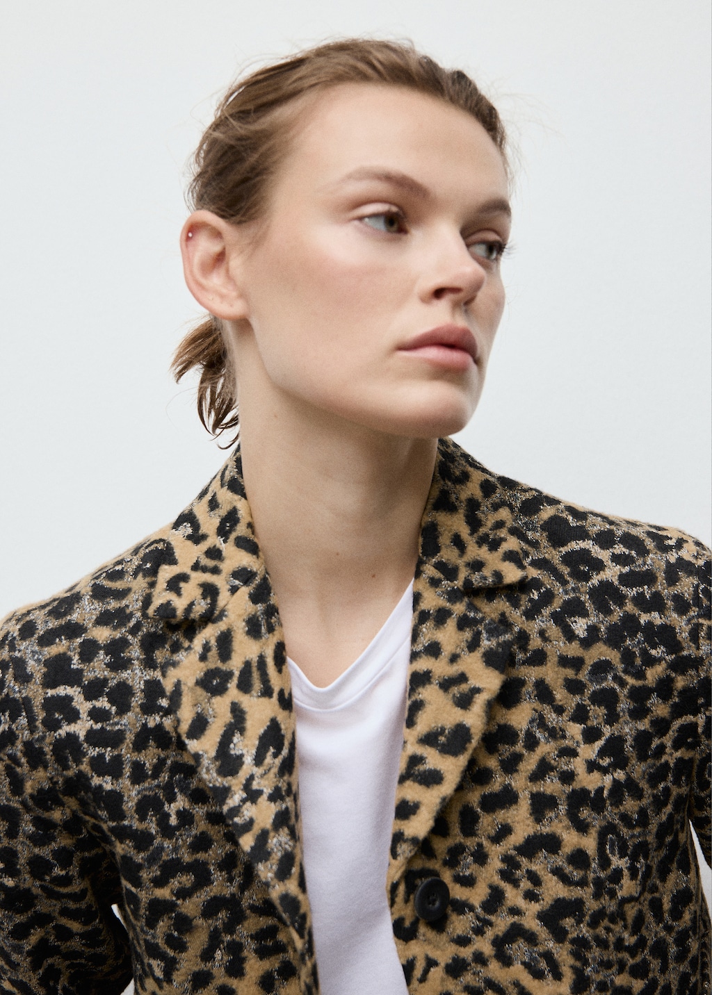 Leopard-print jacket with buttons