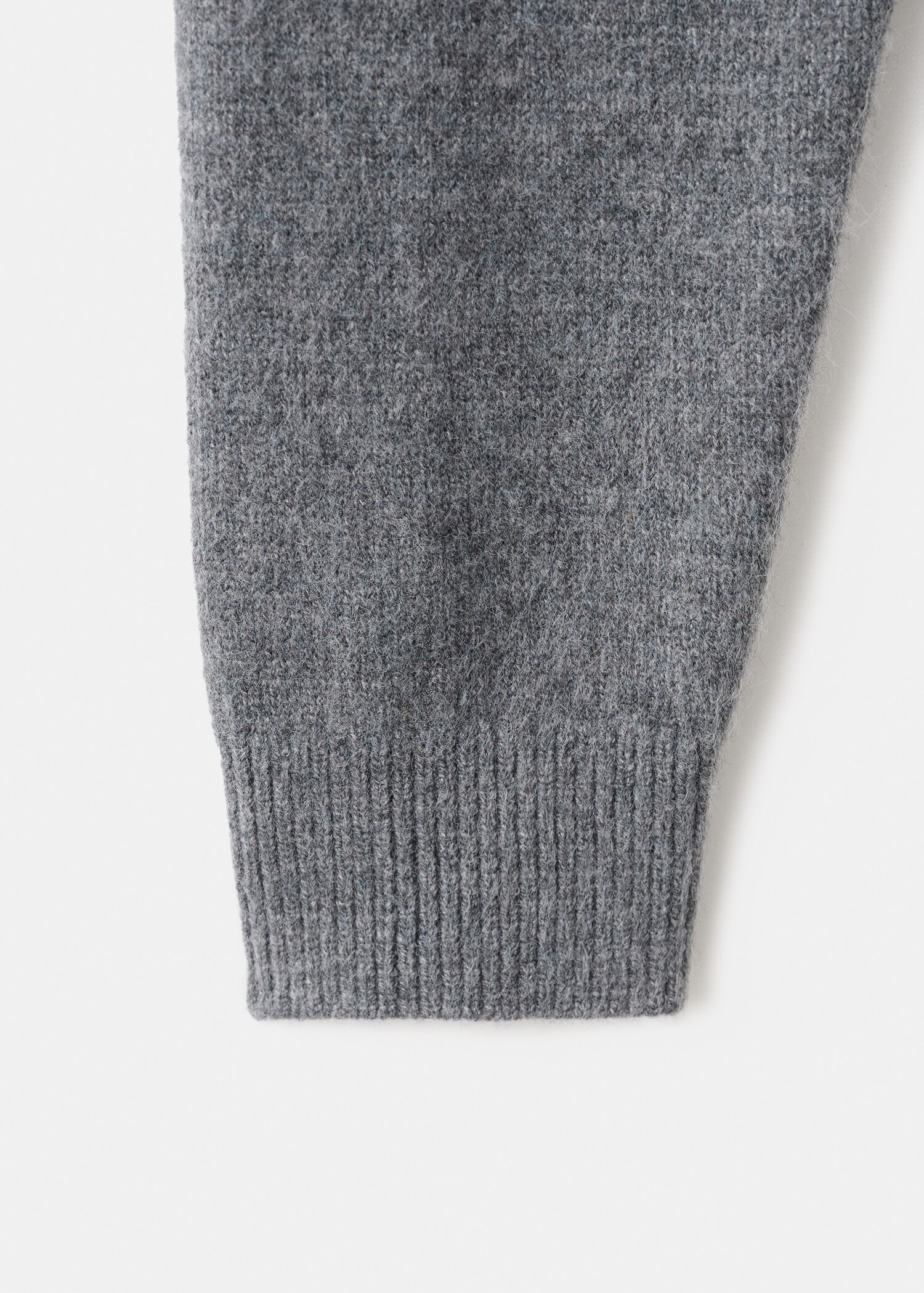 Chunky-knit cardigan with buttons - Details of the article 0