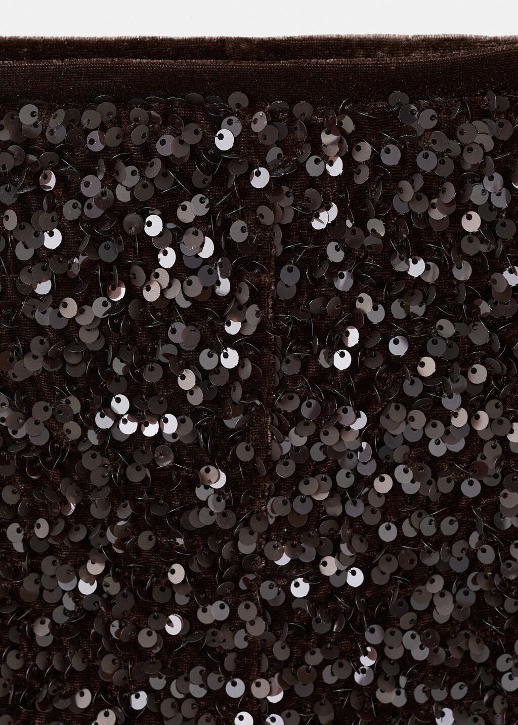 Velvet shorts with sequins