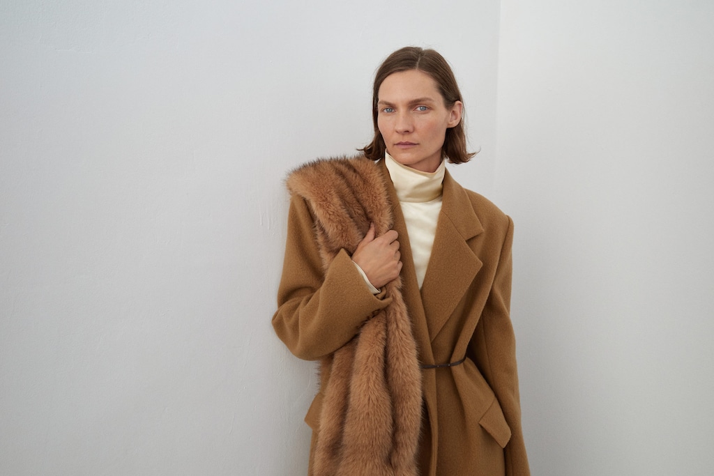 Wool coat with lapels