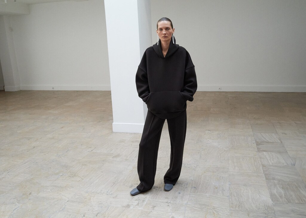 Jogger pants with seam detail