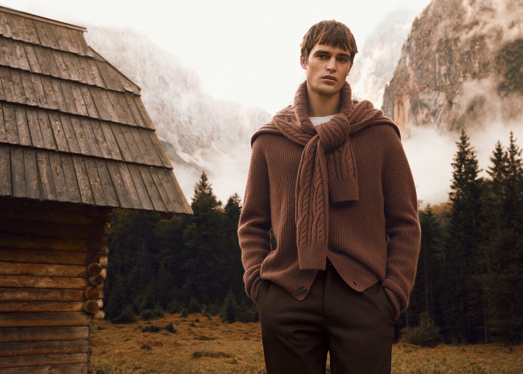 100% wool cardigan with buttons