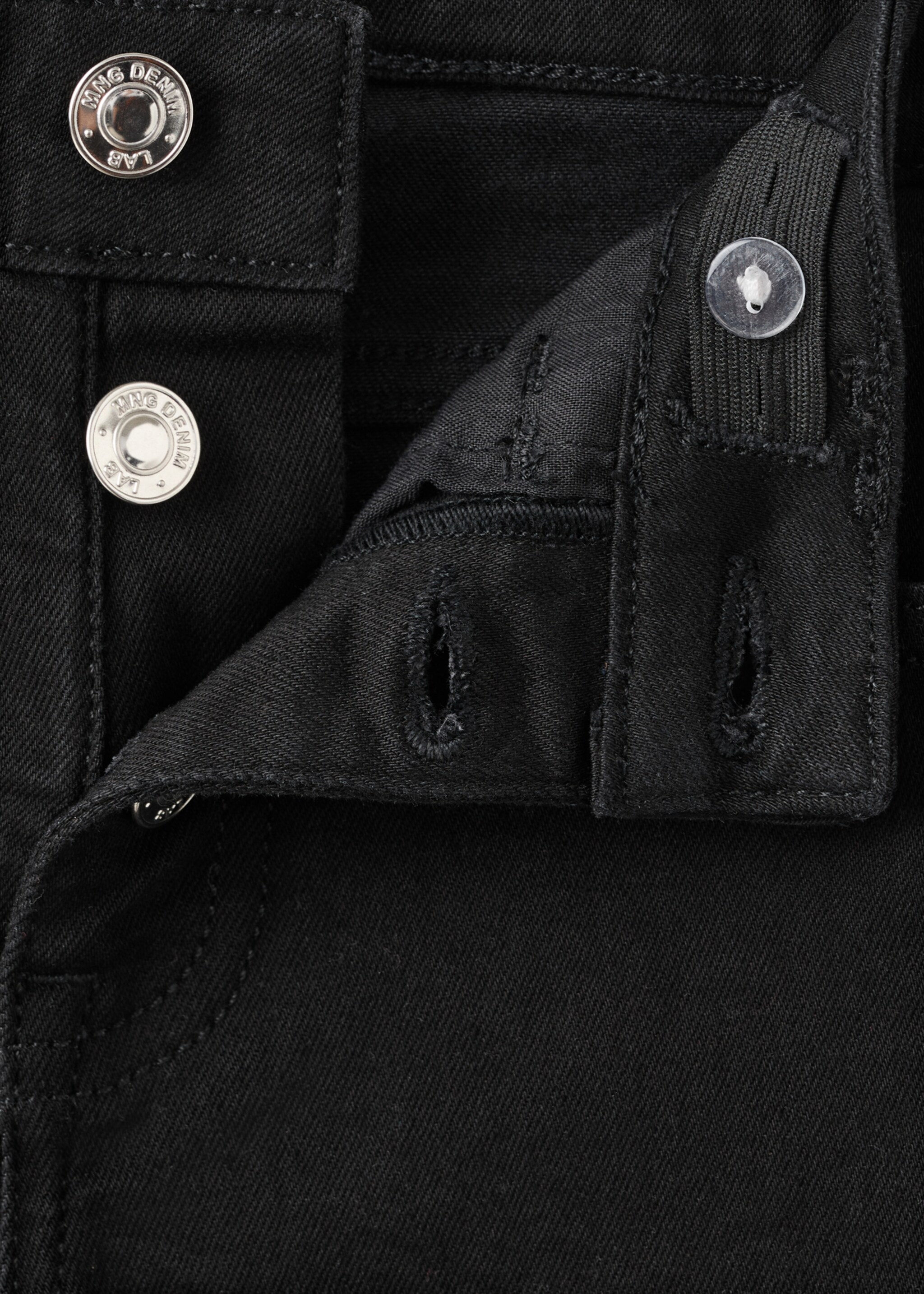 Buttons flare jeans - Details of the article 8, Black denim. Ref: 27001257-00.