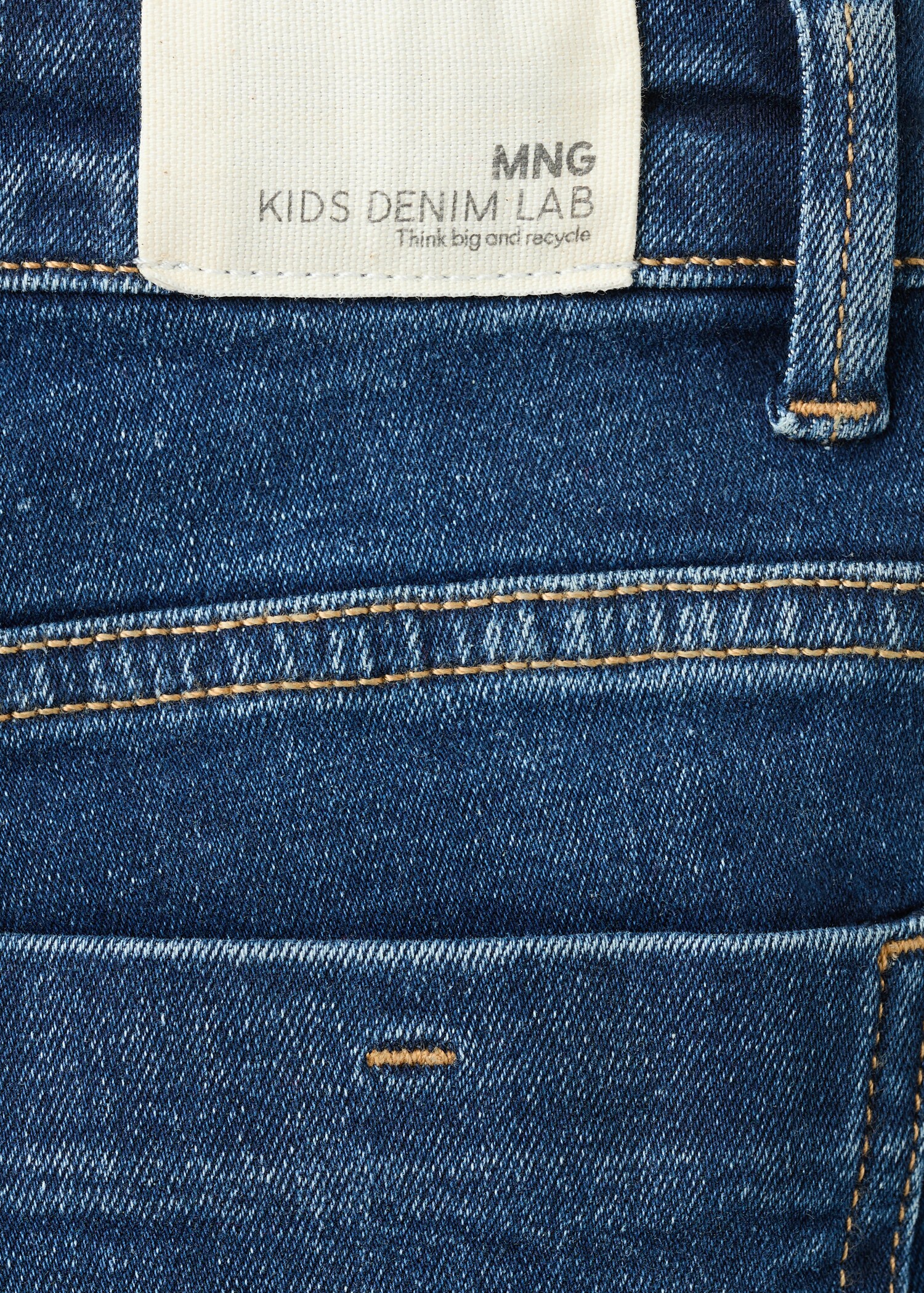 Buttons flare jeans - Details of the article 0