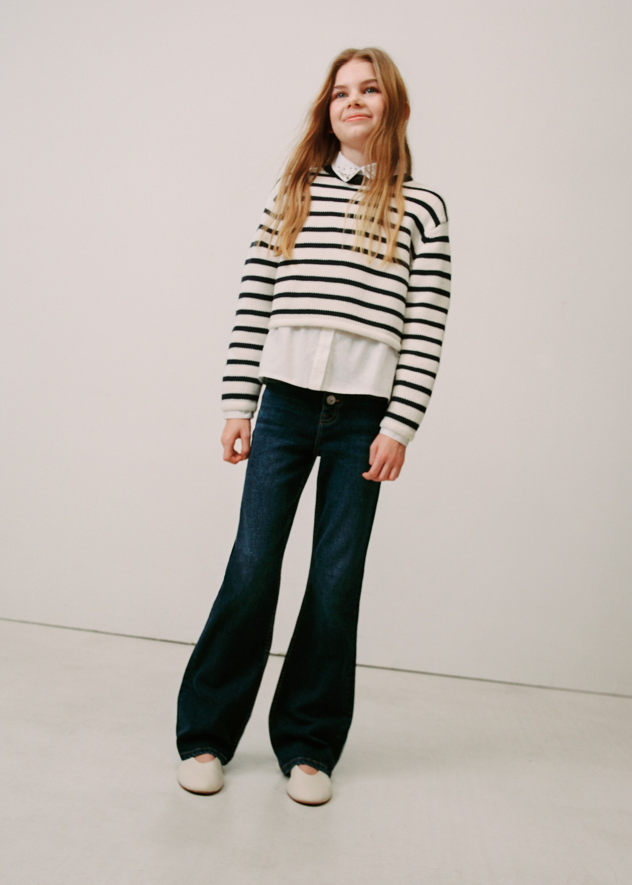 Buttons flare jeans - Details of the article 5, Dark Blue. Ref: 27001257-00.