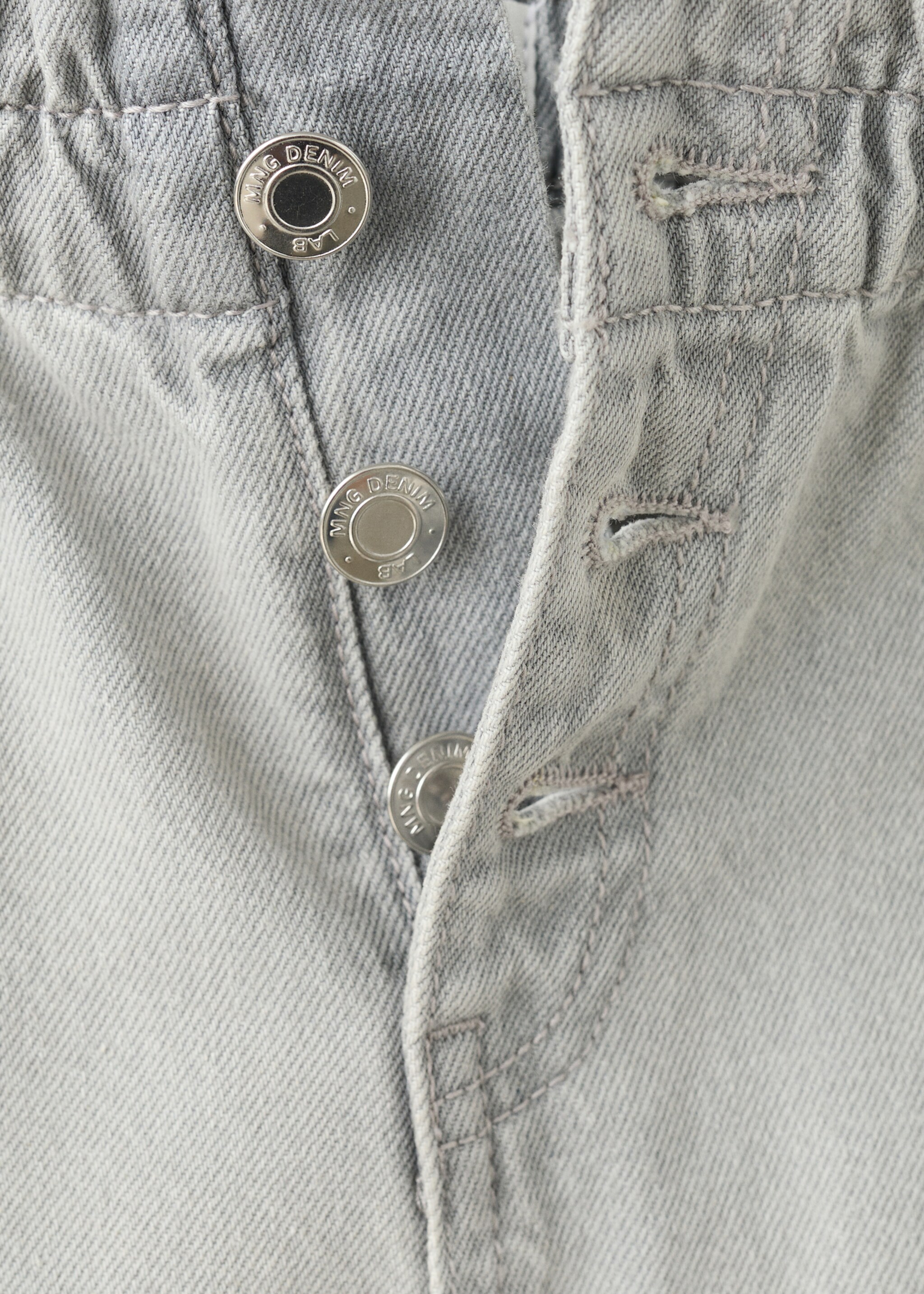 Paperbag jeans - Details of the article 8, Denim Grey. Ref: 27001261-00.