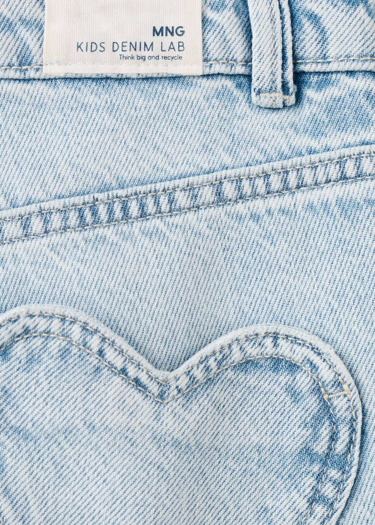 Wide-leg jeans with heart-shaped pockets - Details of the article 0