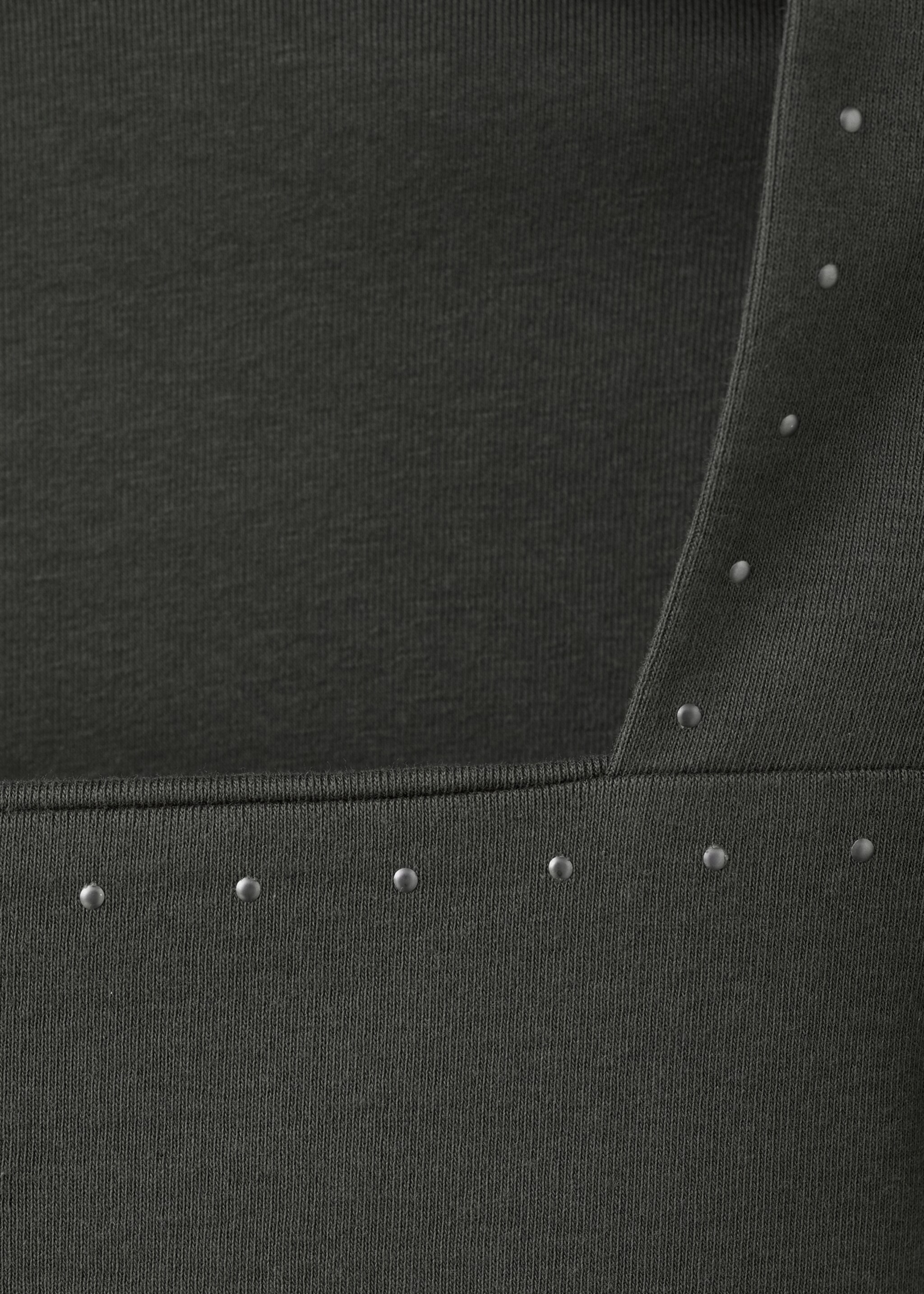 Short studded t-shirt - Details of the article 8, Charcoal. Ref: 27001331-00.