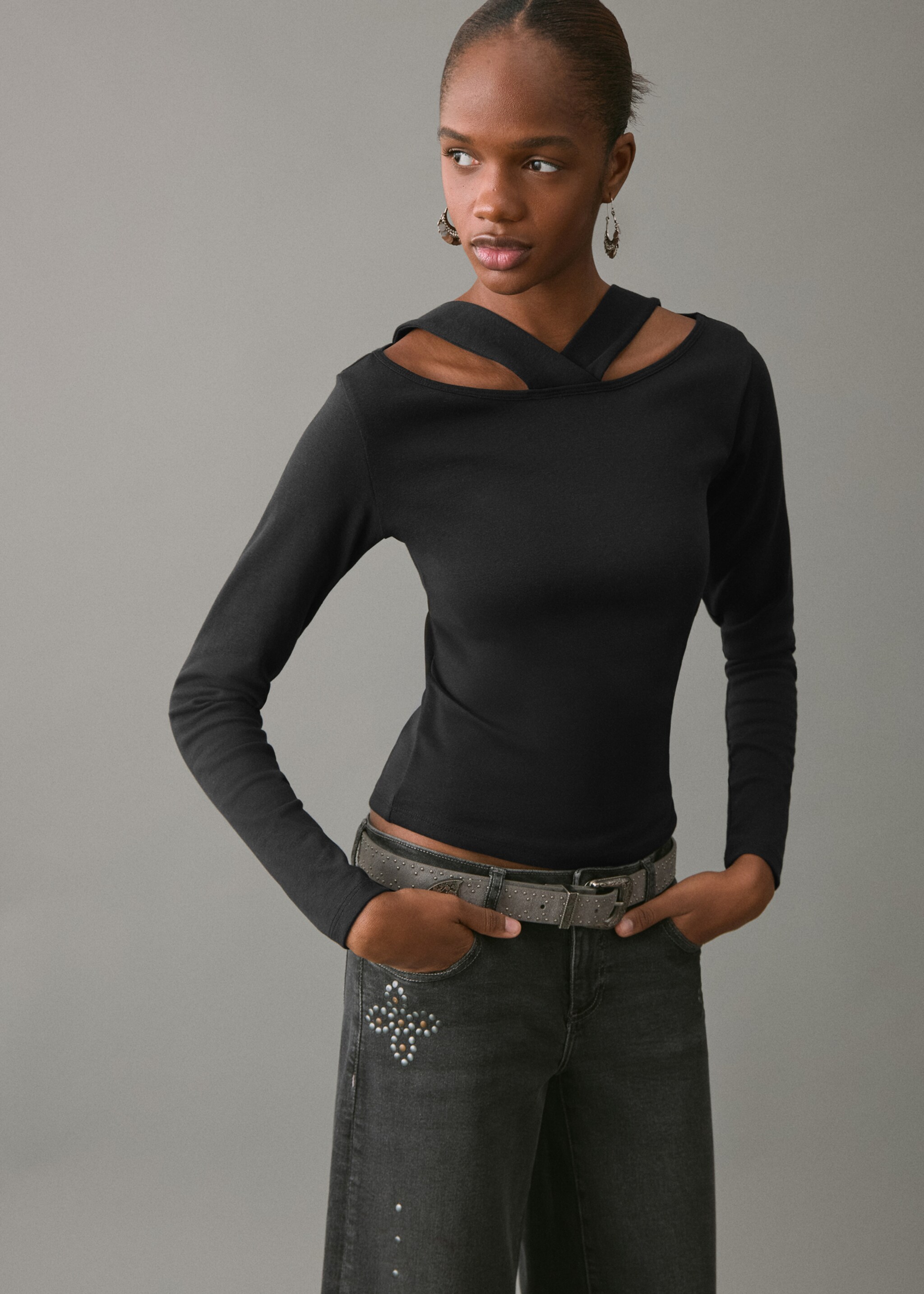 Cut-out t-shirt - Medium plane, Black. Ref: 27001332-00.