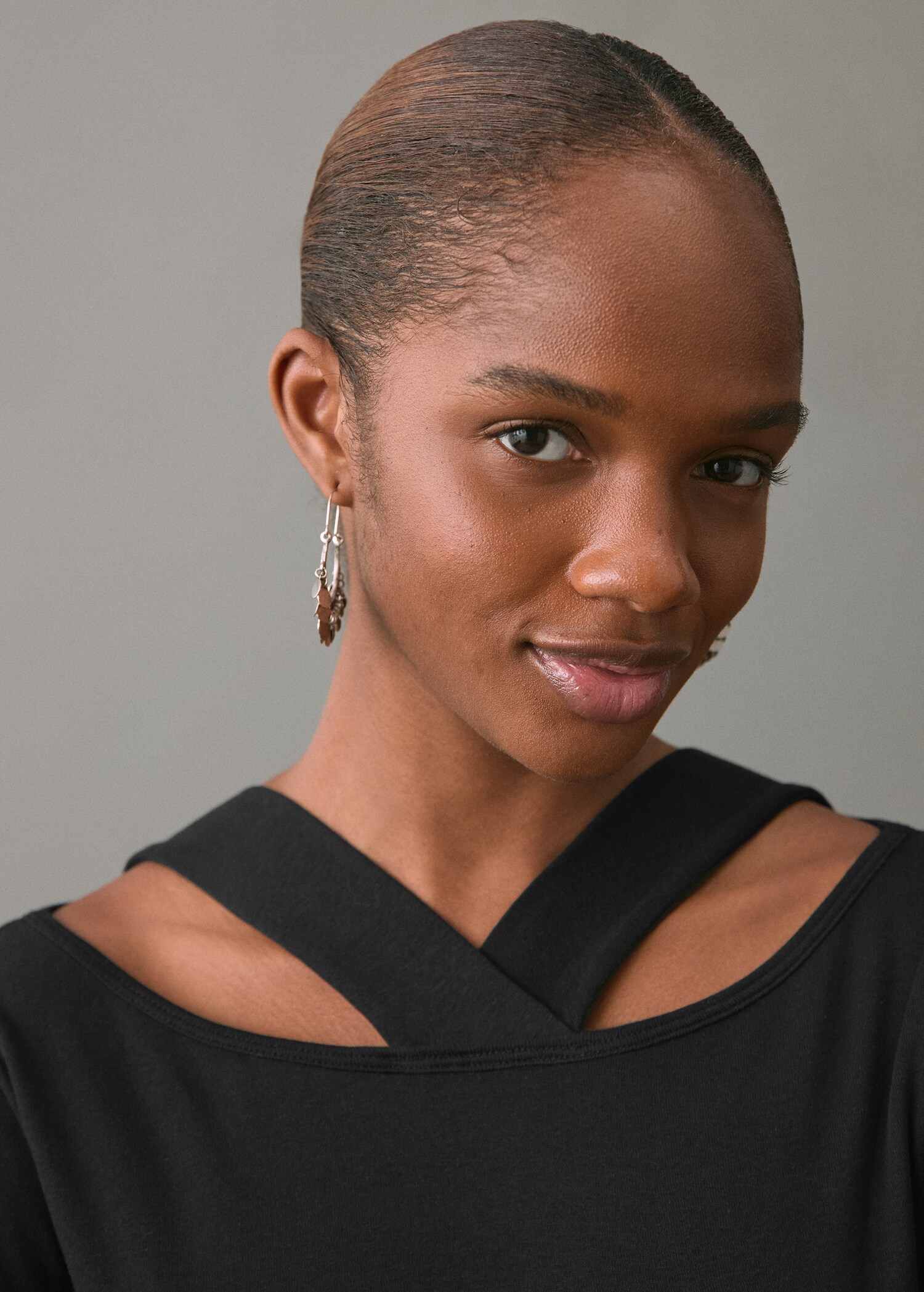 Cut-out t-shirt - Details of the article 1