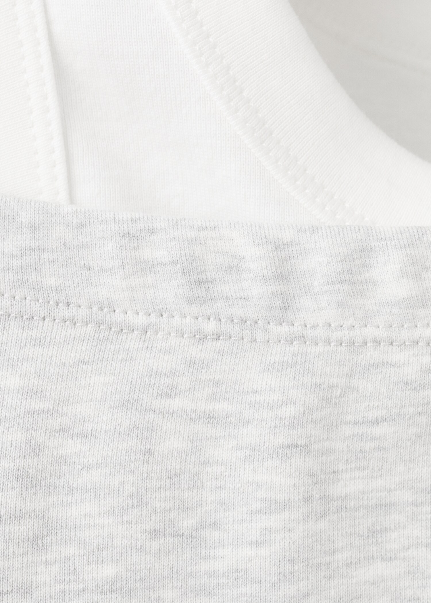 Asymmetrical double-effect t-shirt - Details of the article 8