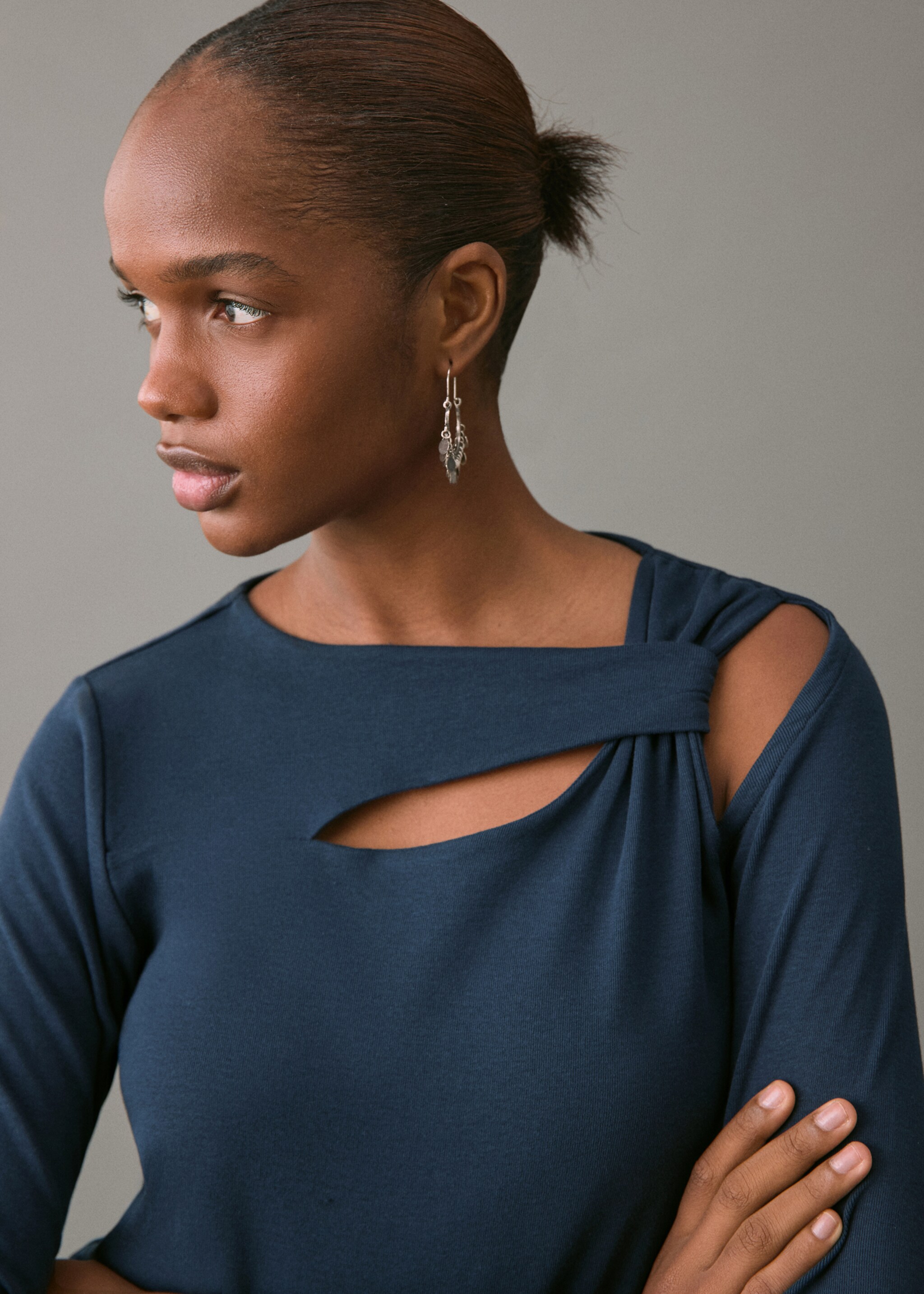 Bow T-shirt - Details of the article 1, Navy. Ref: 27001334-00.