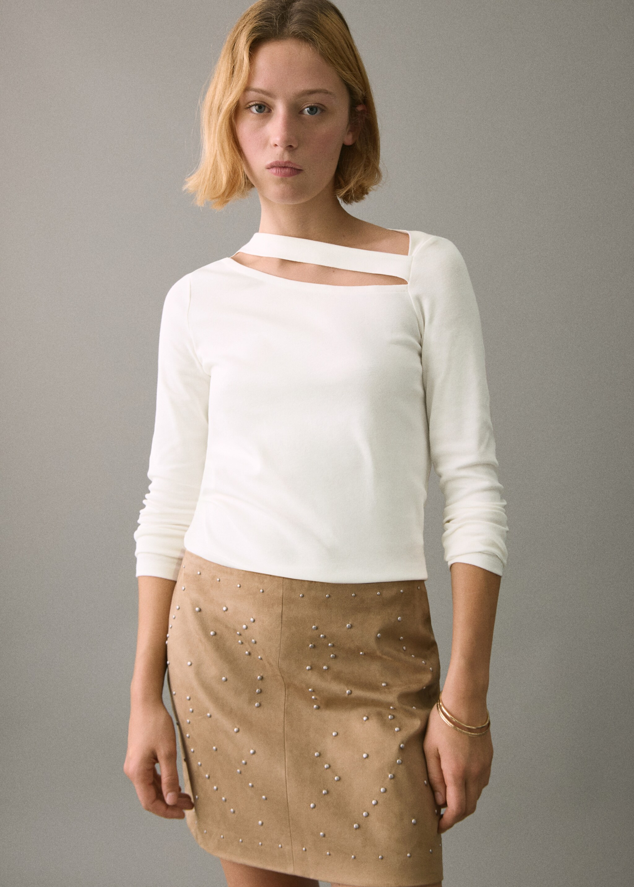 Asymmetrical t-shirt with cut-out - Medium plane, Off White. Ref: 27001335-00.