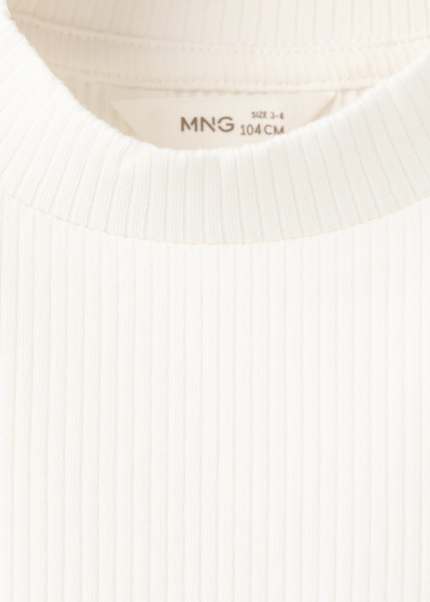 Ribbed long-sleeved t-shirt - Details of the article 8