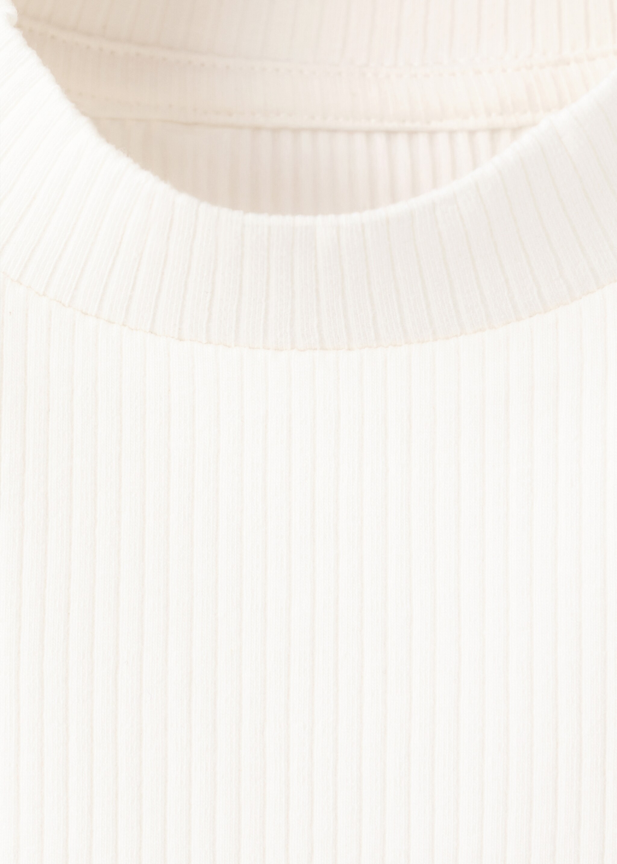 Ribbed long-sleeved t-shirt - Details of the article 8, Off White. Ref: 27001342-00.