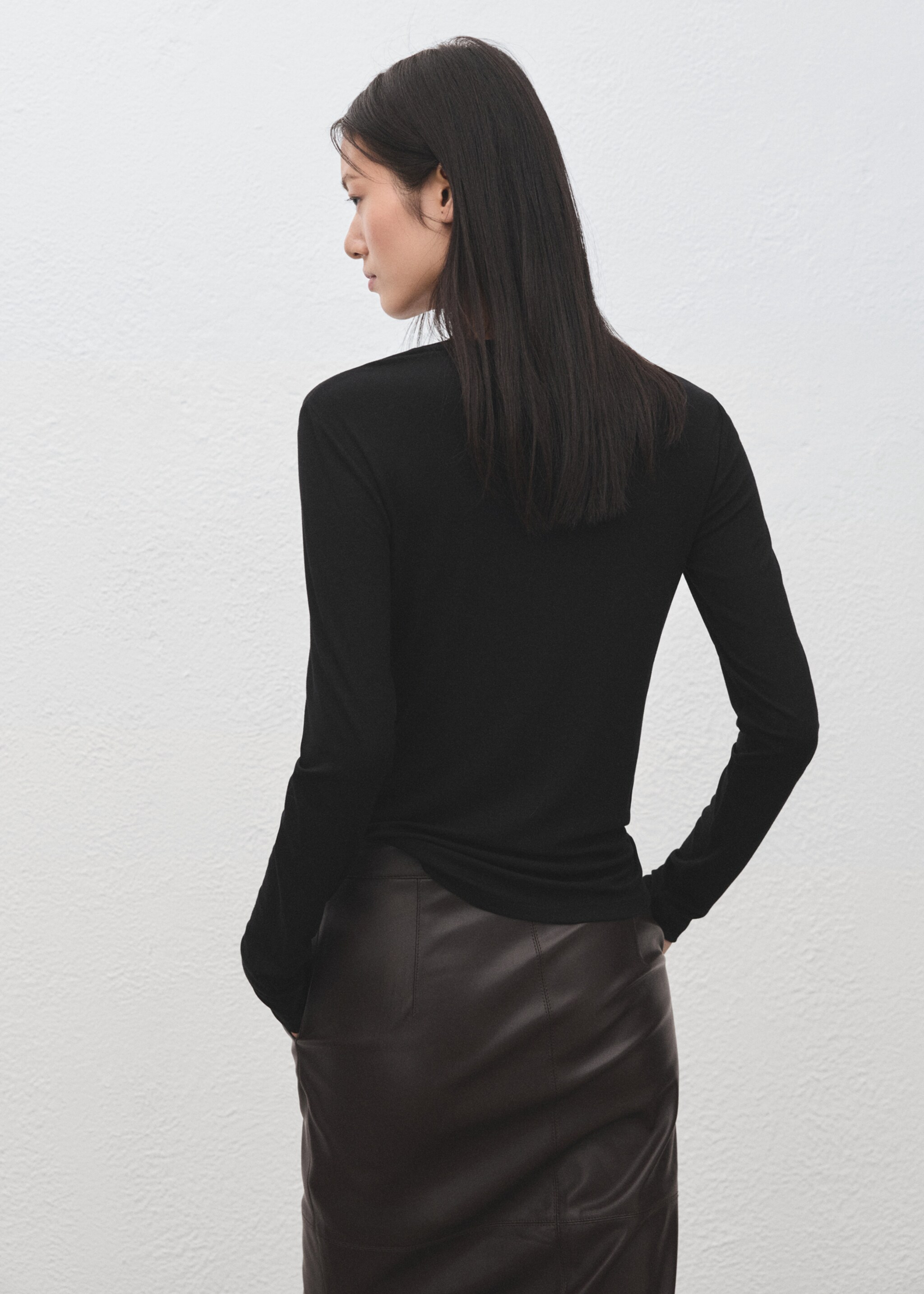 Long sleeve T-shirt - Reverse of the article, Black. Ref: 27001344-00.