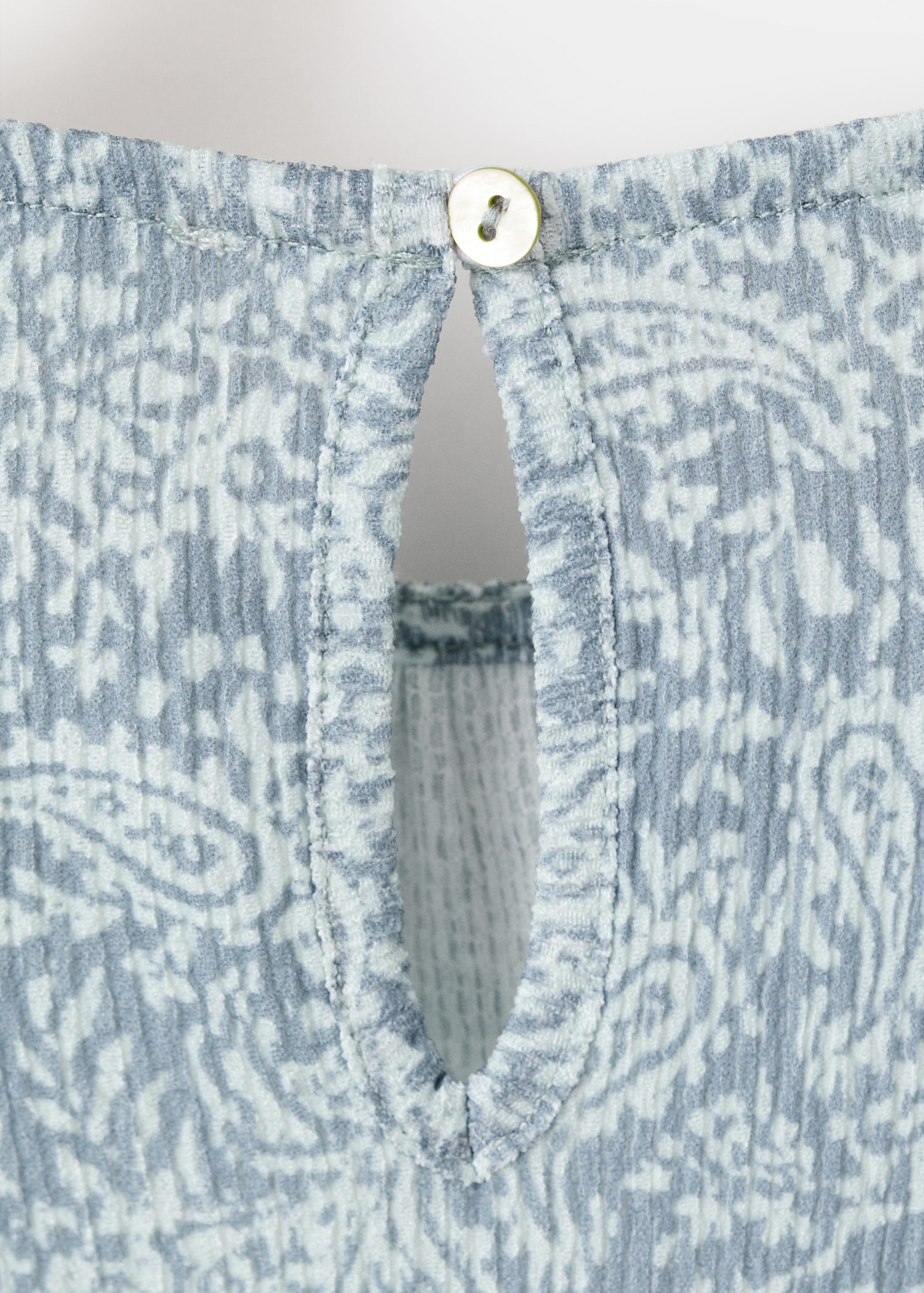 Ruffled printed t-shirt - Details of the article 8