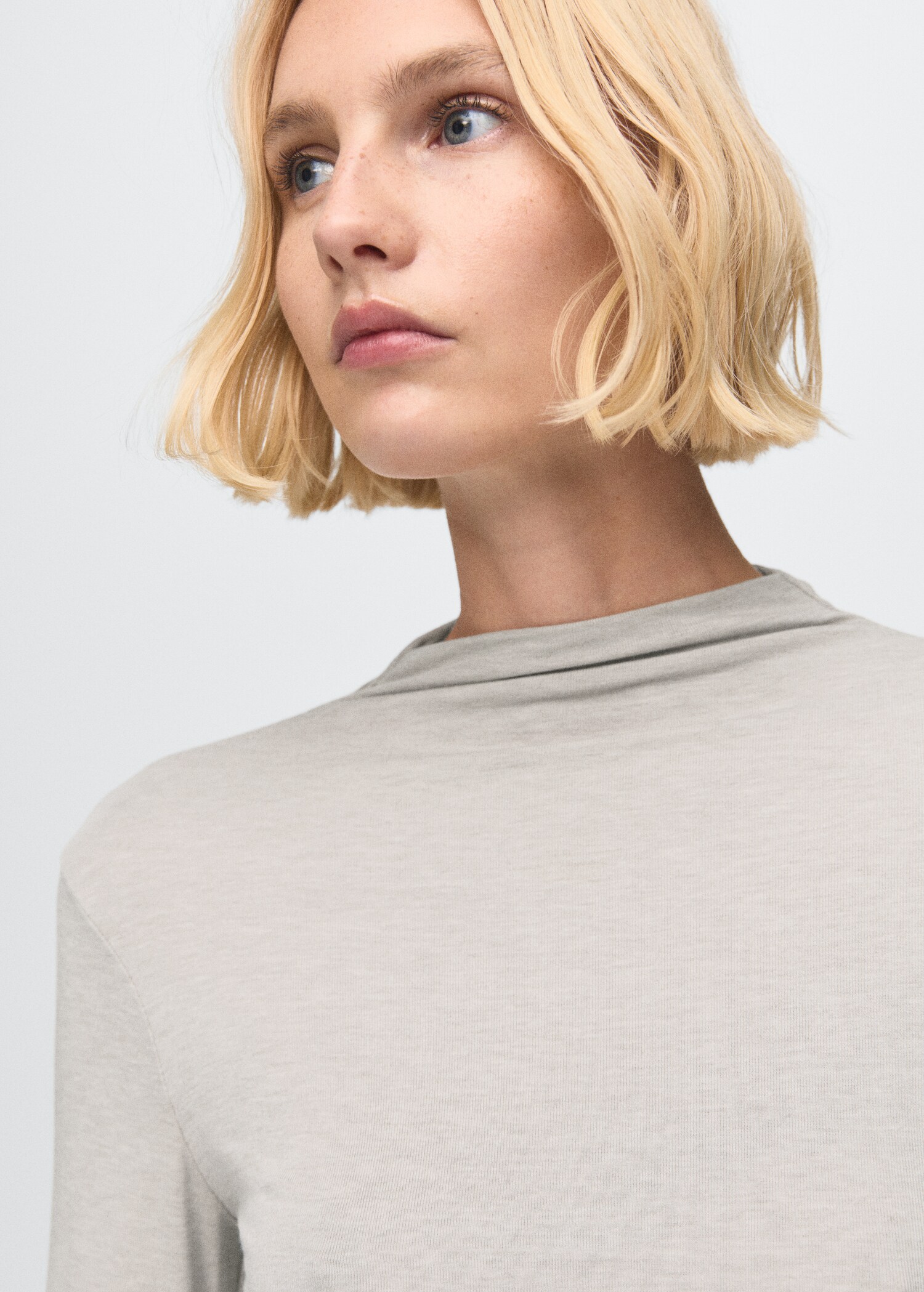Turtleneck T-shirt - Details of the article 1