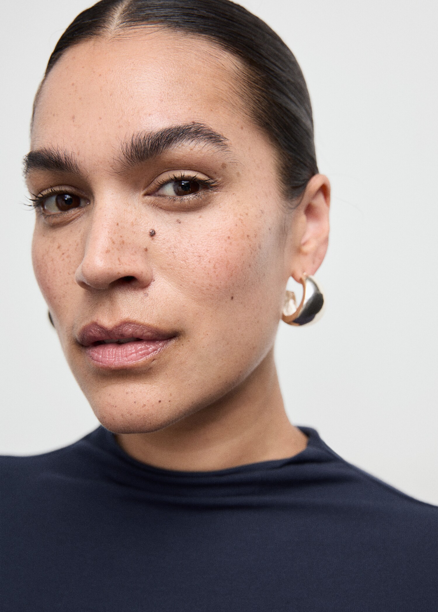 Turtleneck T-shirt - Details of the article 4