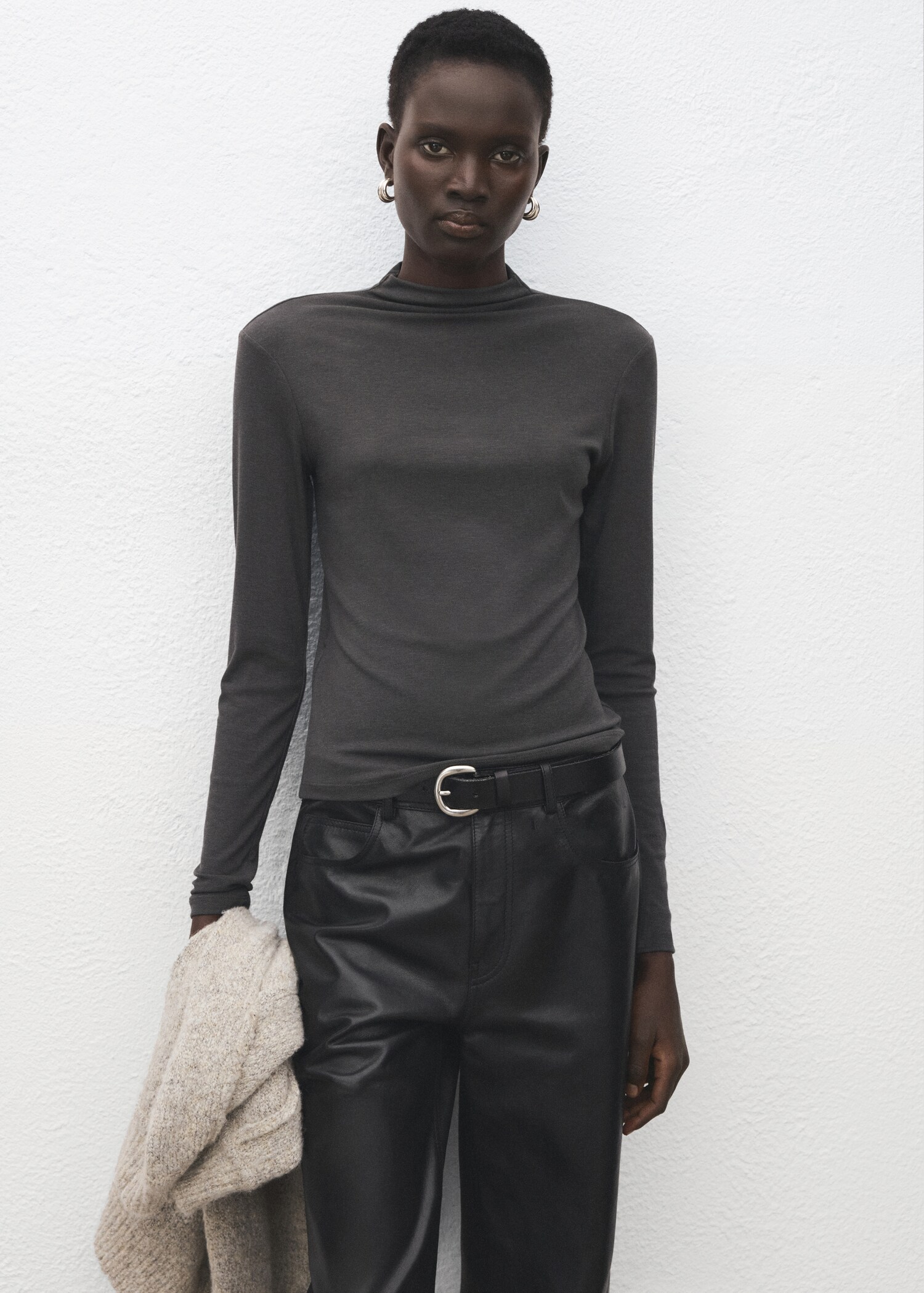 Turtleneck T-shirt - Medium plane