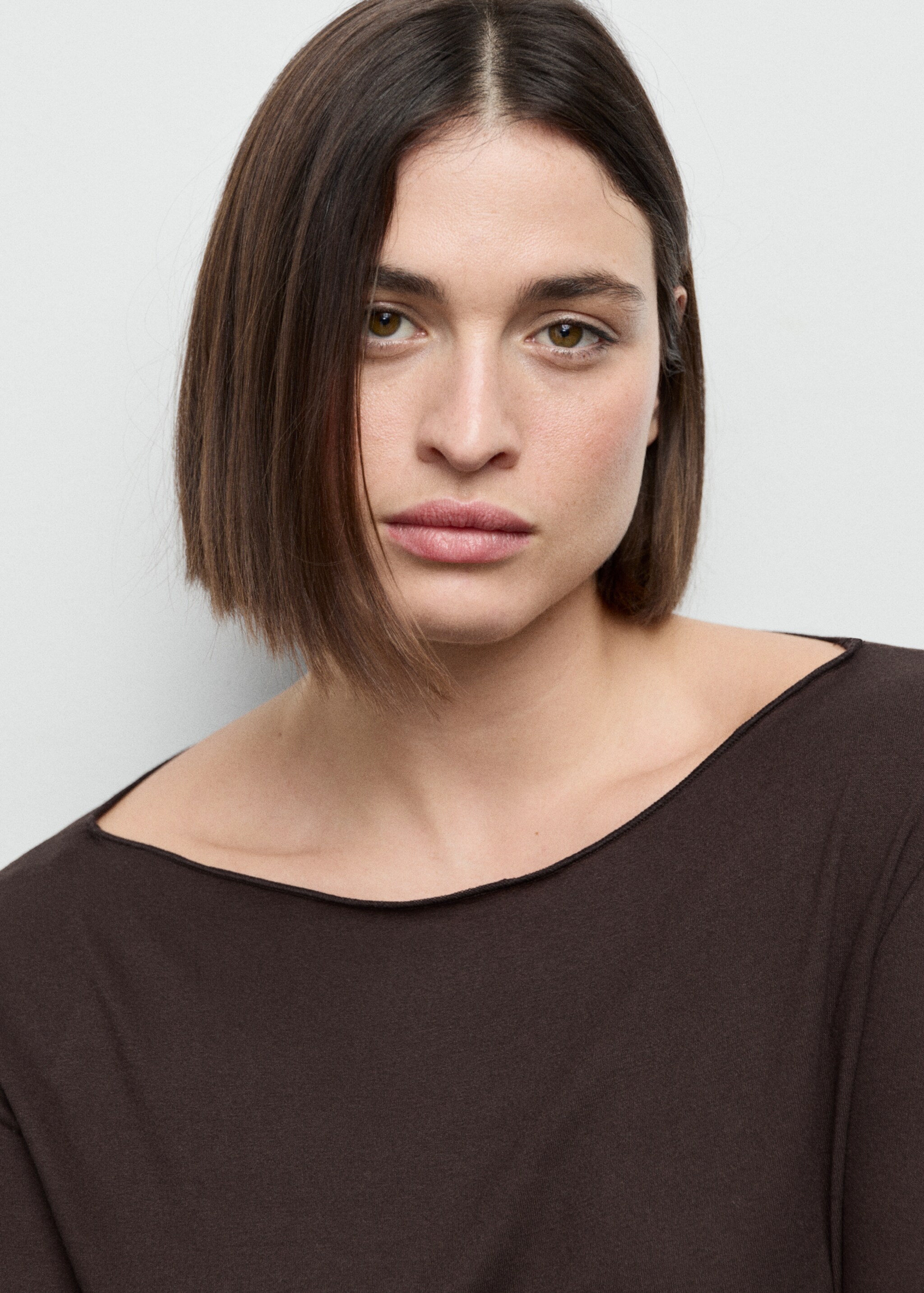 Boat neck t-shirt - Details of the article 4, Brown. Ref: 27001353-00.