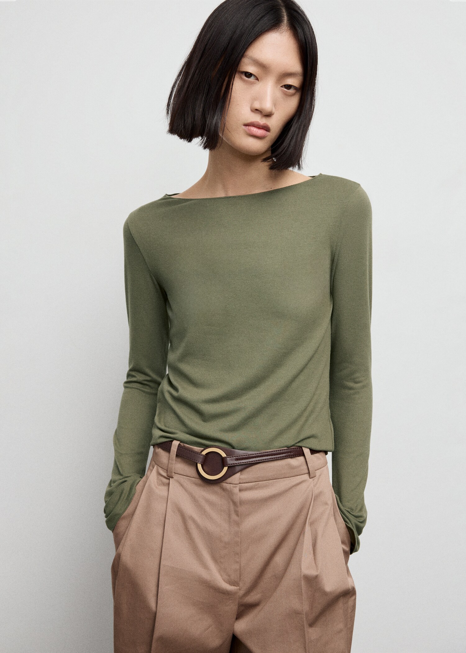 تي شيرت بفتحة رقبة على شكل قارب - رؤية وسط