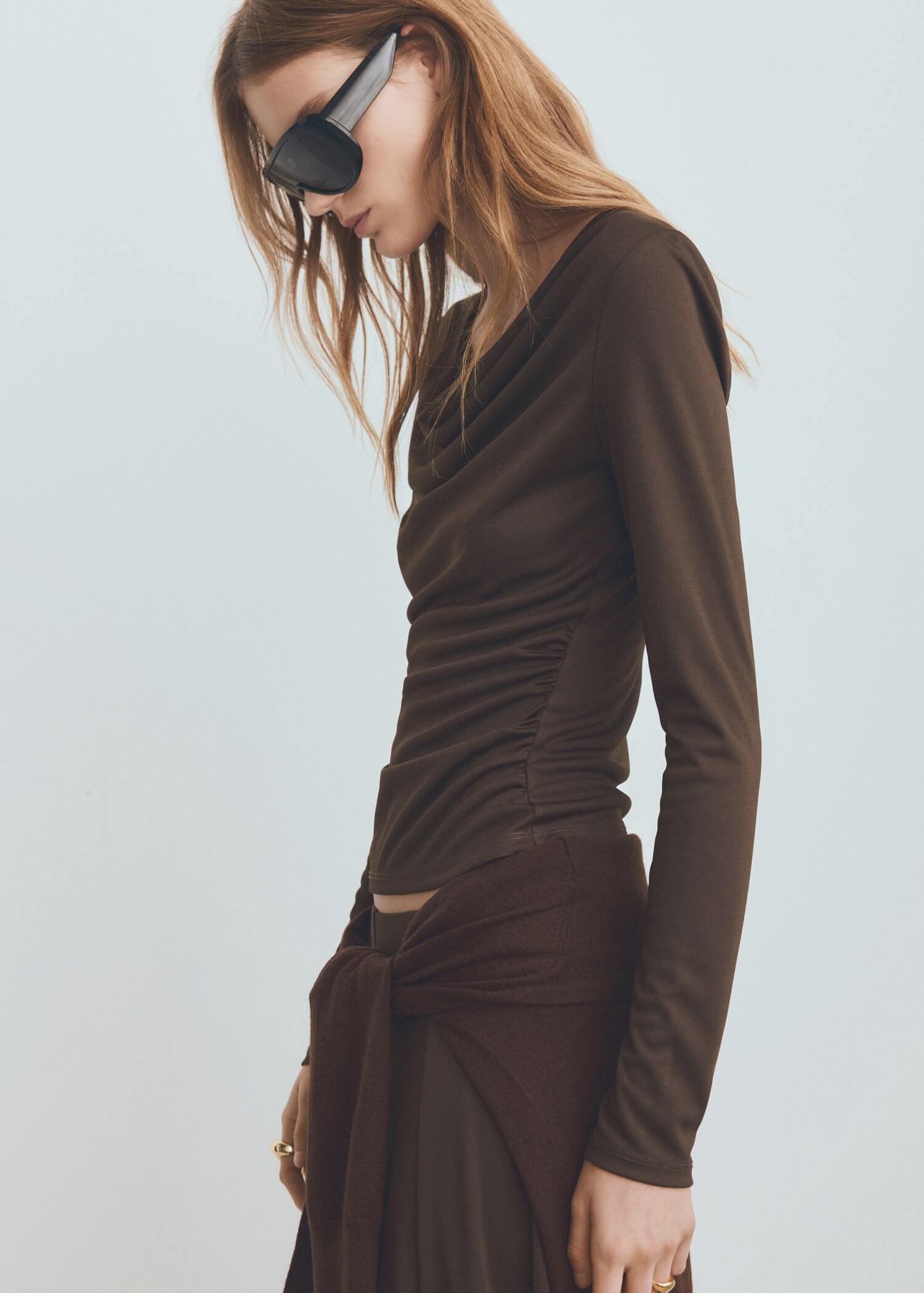 Fitted top with draped neckline - Medium plane