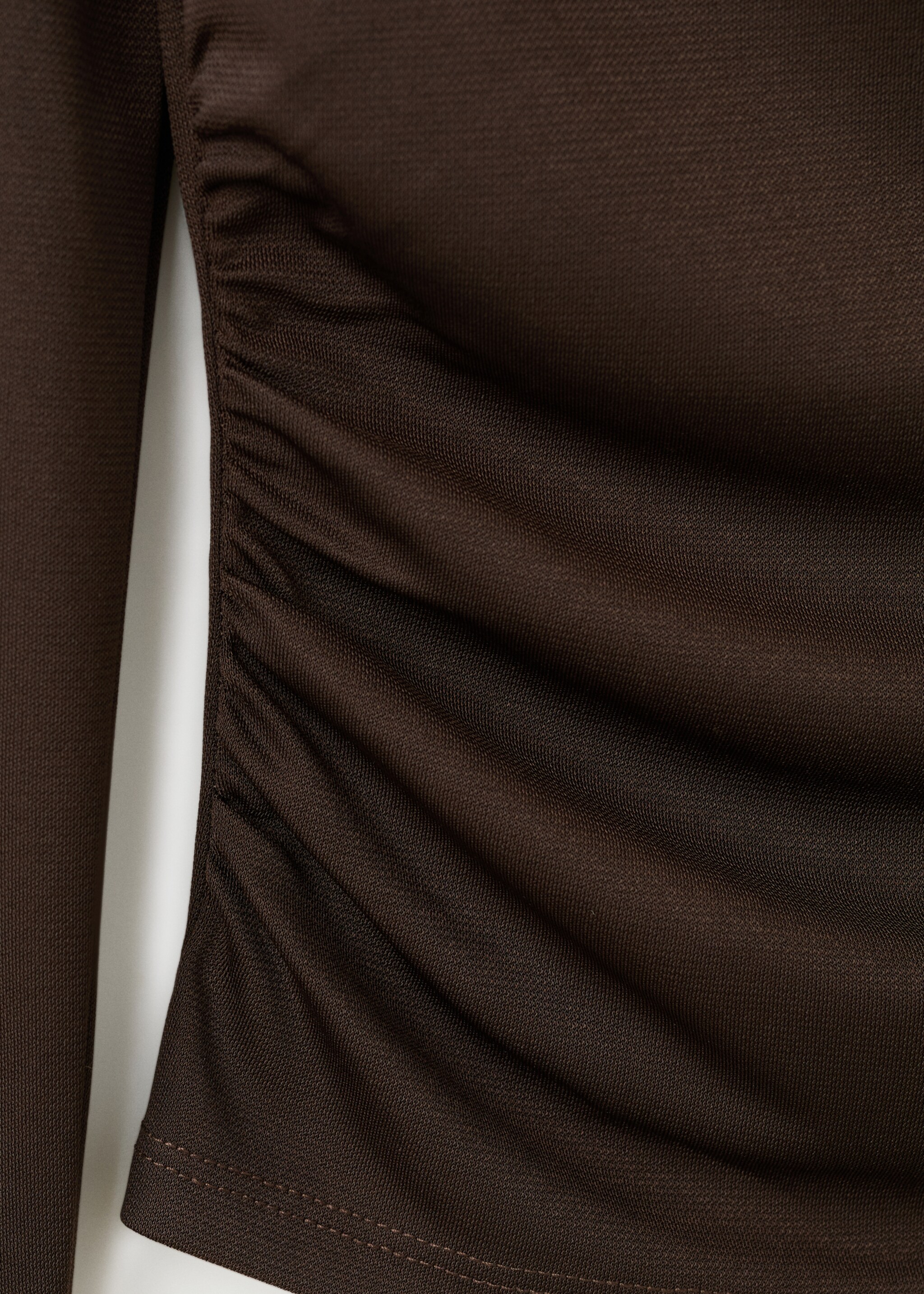 Fitted top with draped neckline - Details of the article 0, Brown. Ref: 27001354-00.