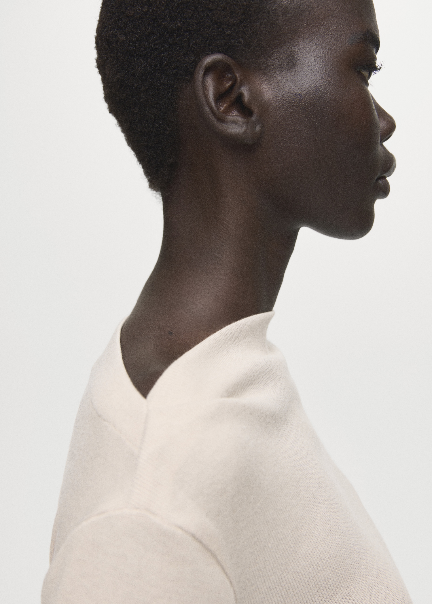 Long-sleeved boat-neck t-shirt - Details of the article 1