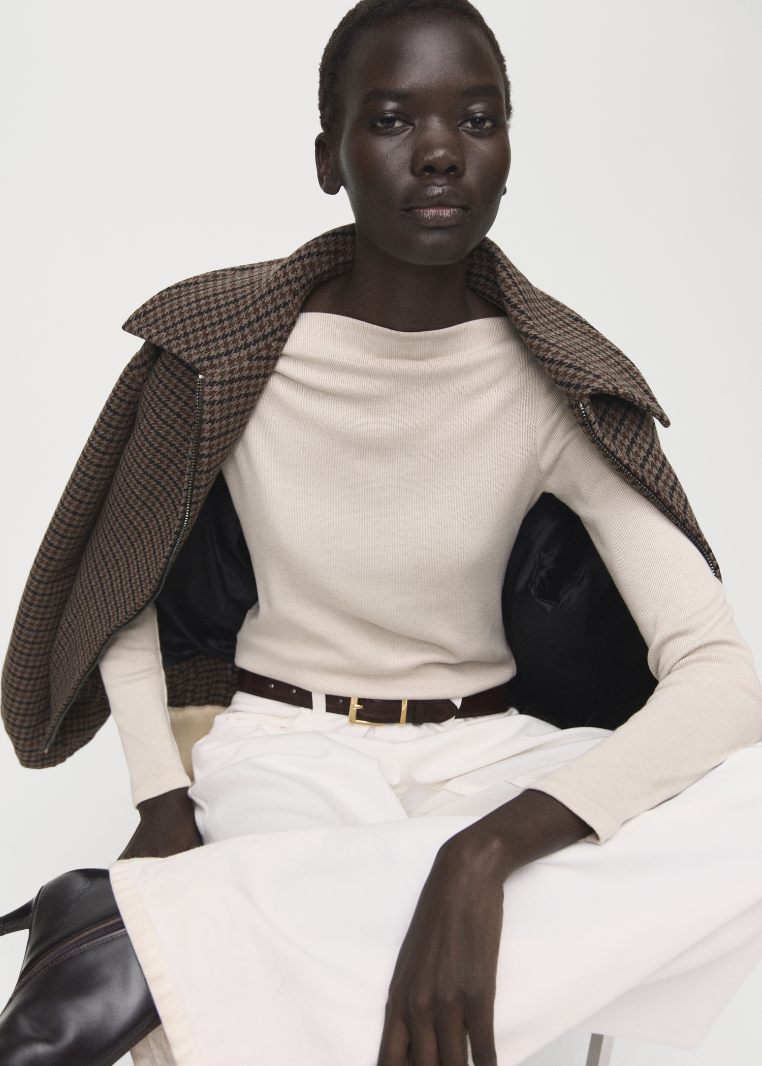 Long-sleeved boat-neck t-shirt - Details of the article 2