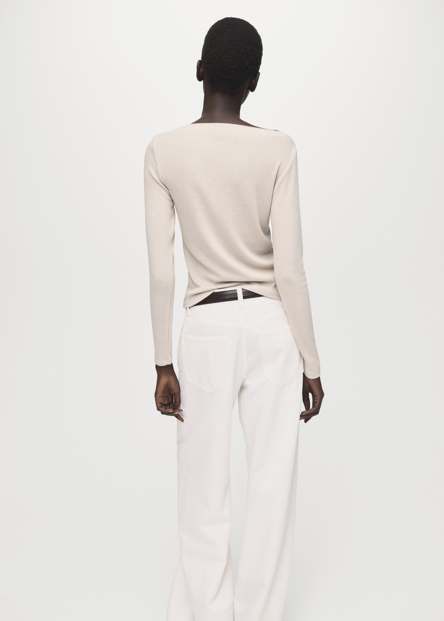 Long-sleeved boat-neck t-shirt - Reverse of the article