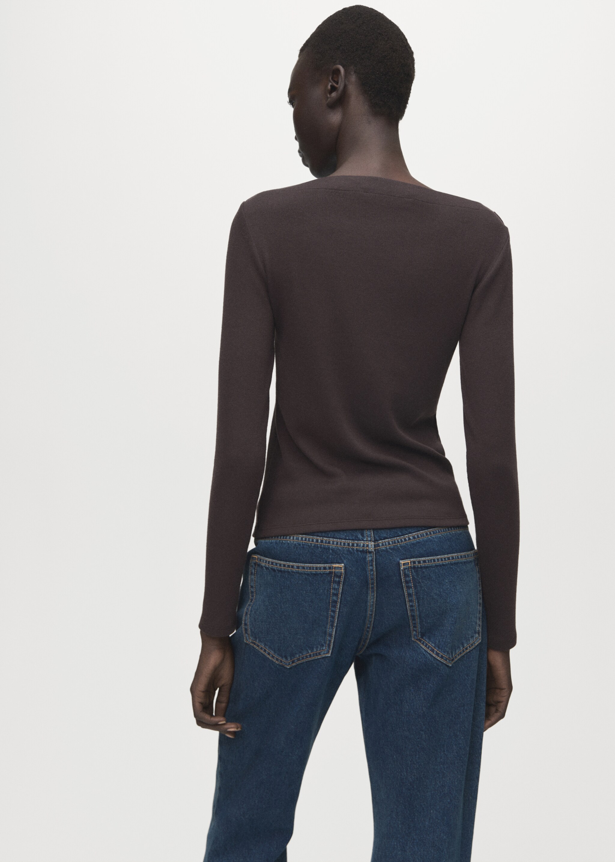 Long-sleeved boat-neck t-shirt - Reverse of the article, Chocolate. Ref: 27001360-00.