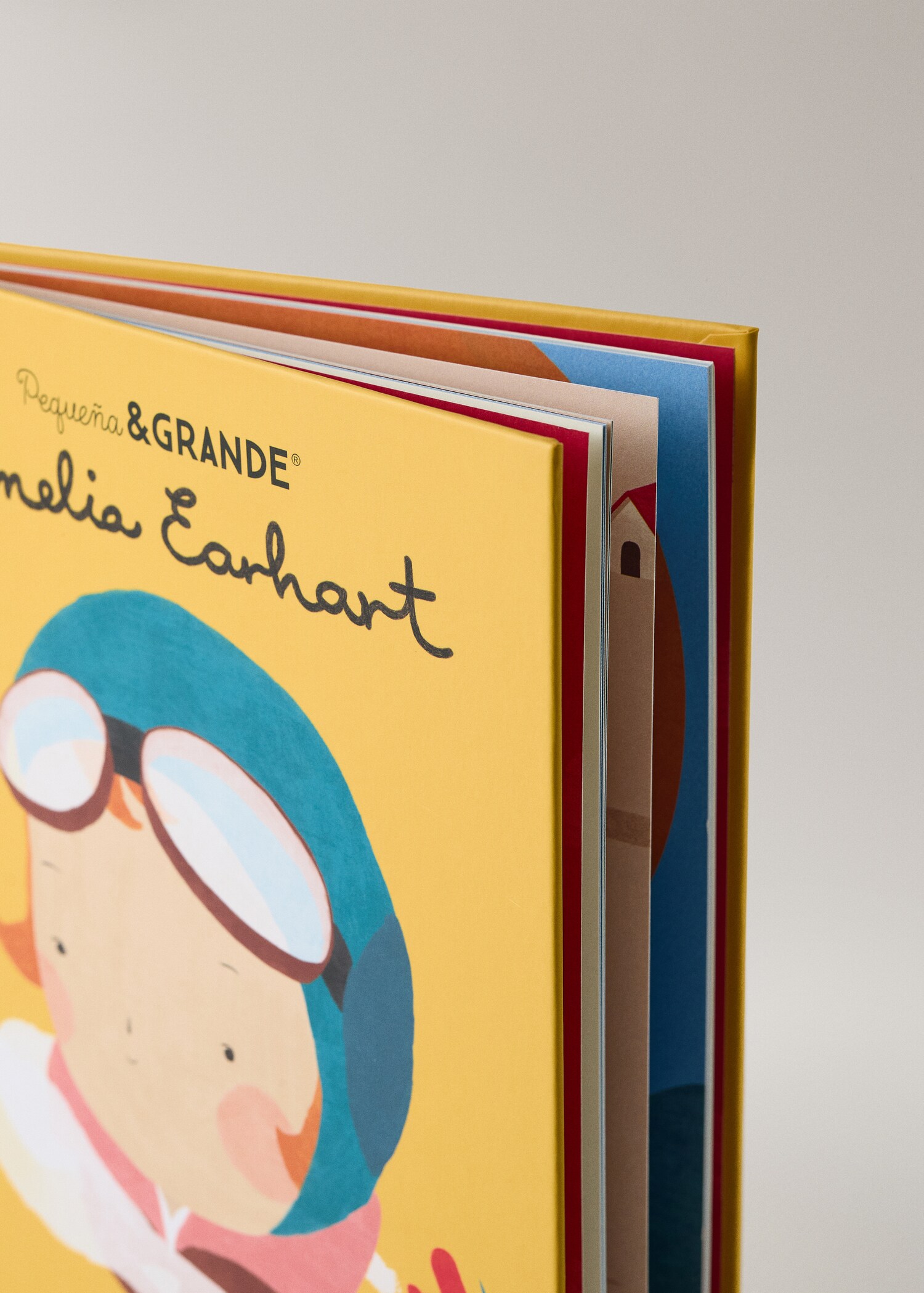 Libro infantil Amelia Earhart - Detalle del artículo 3