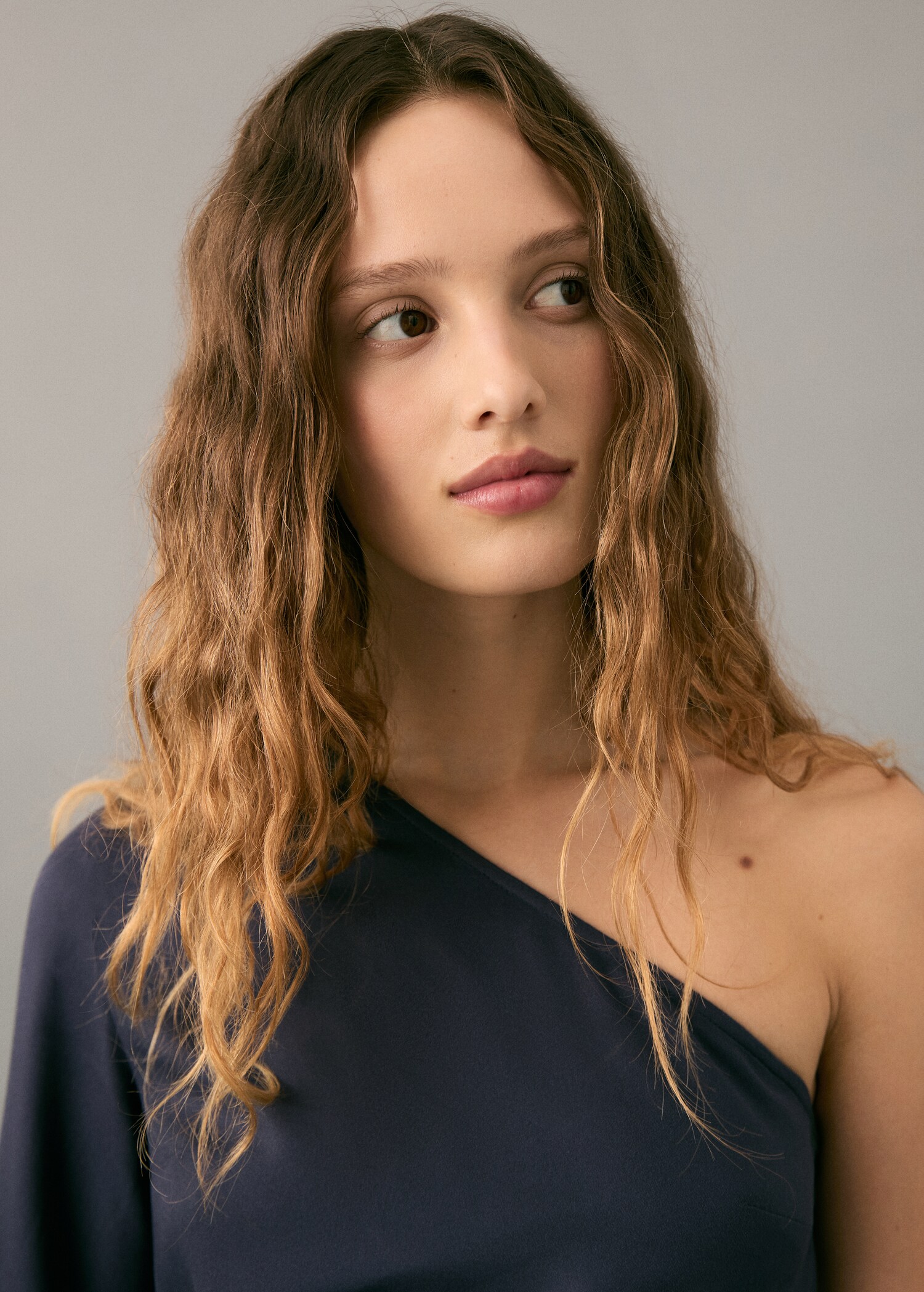 Asymmetrical blouse - Details of the article 1