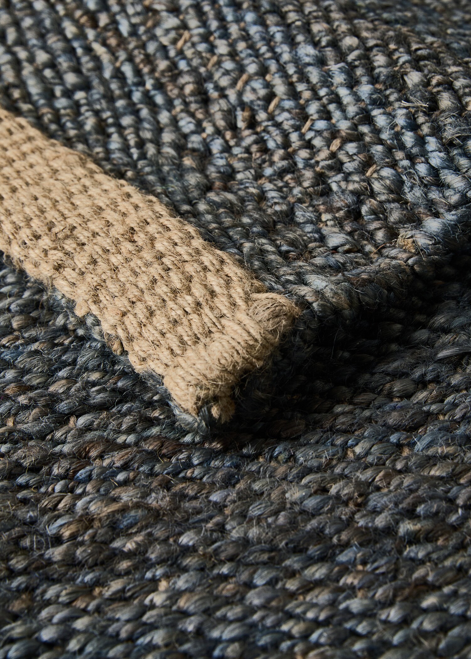 Braided jute rug - Details of the article 3