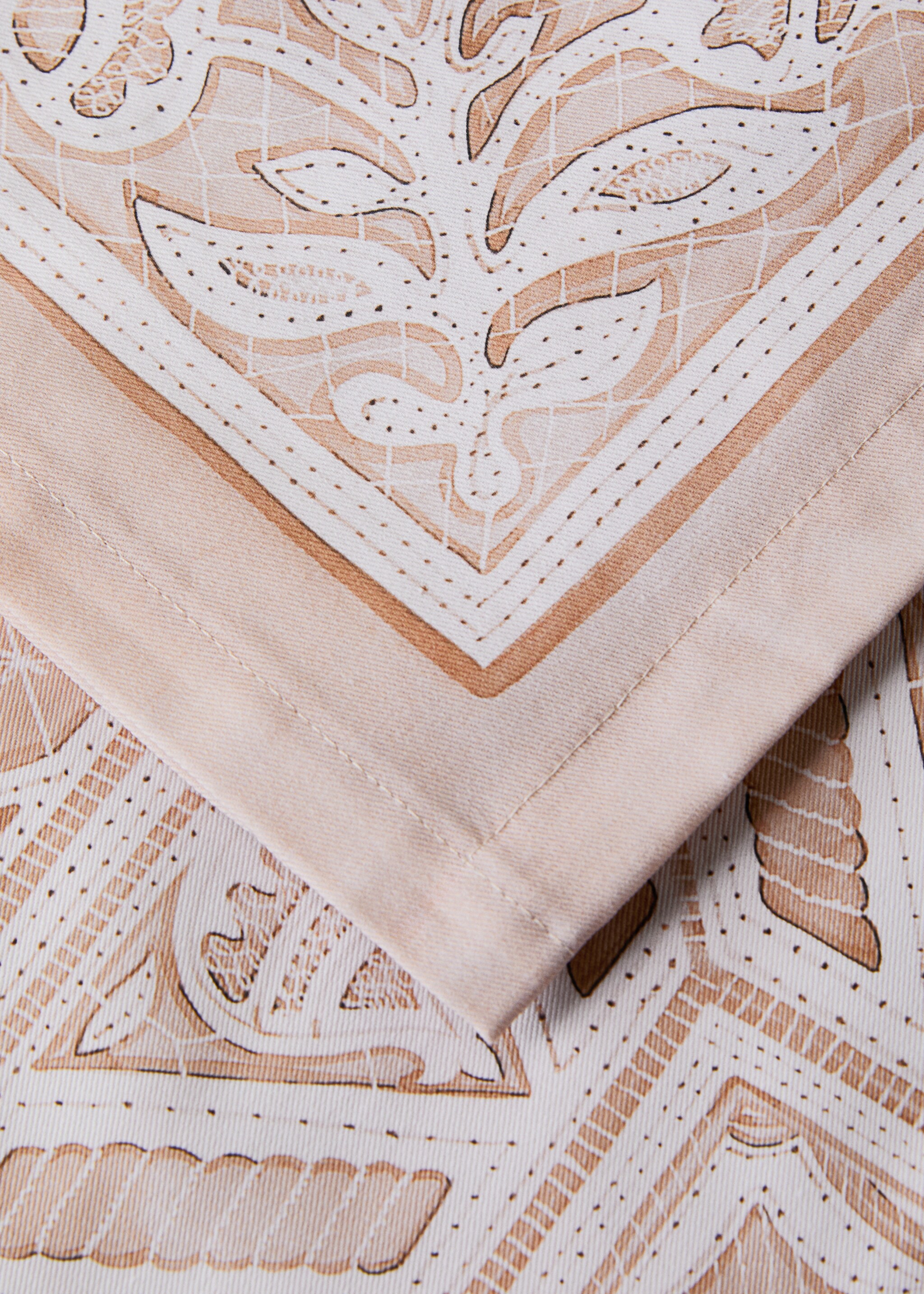 Cotton lace-effect tablecloth for 6 to 8 guests - Details of the article 1, Peach. Ref: 27001538-00.