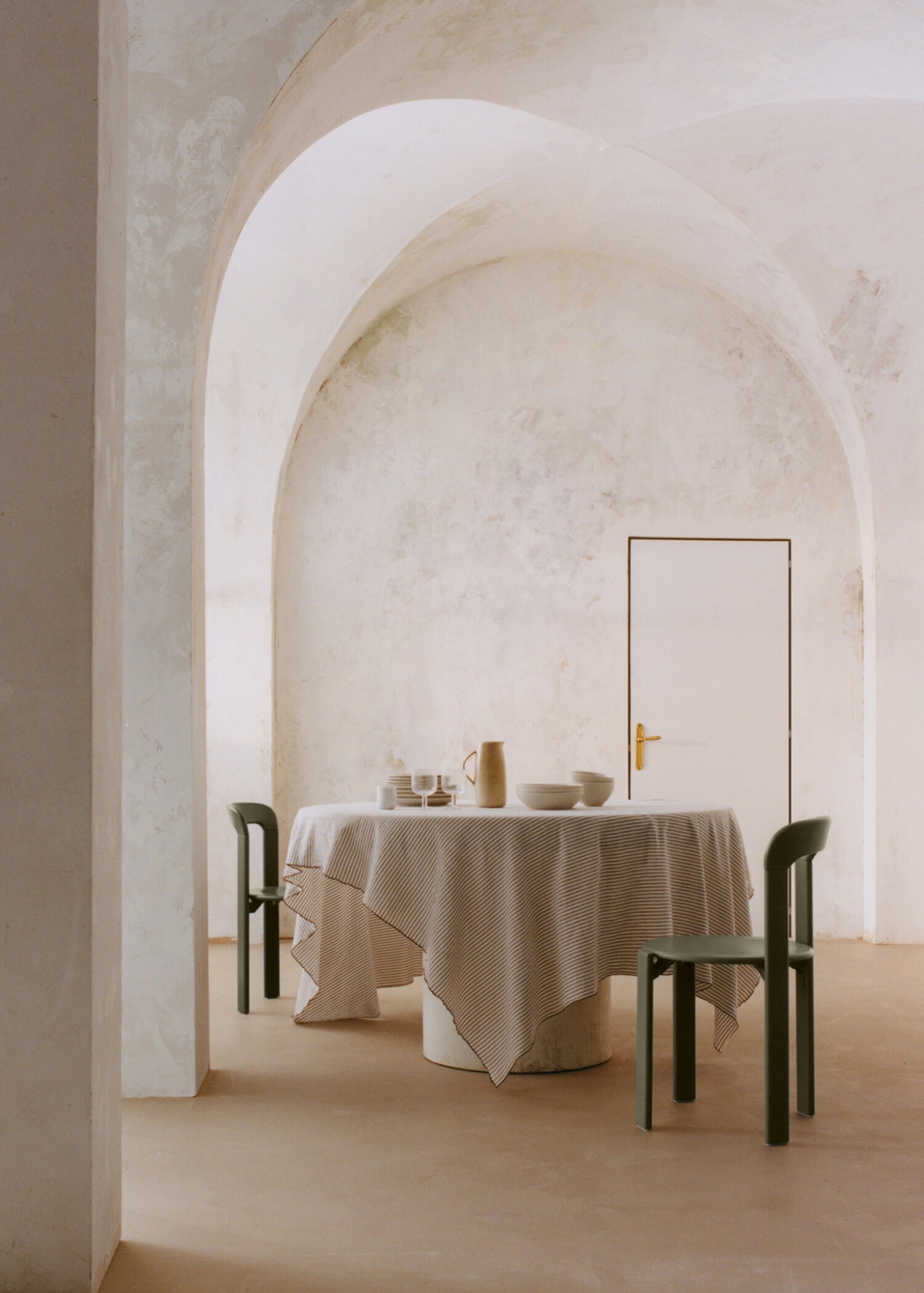 Linen cotton tablecloth with striped design for 6 to 8 diners - Details of the article 6