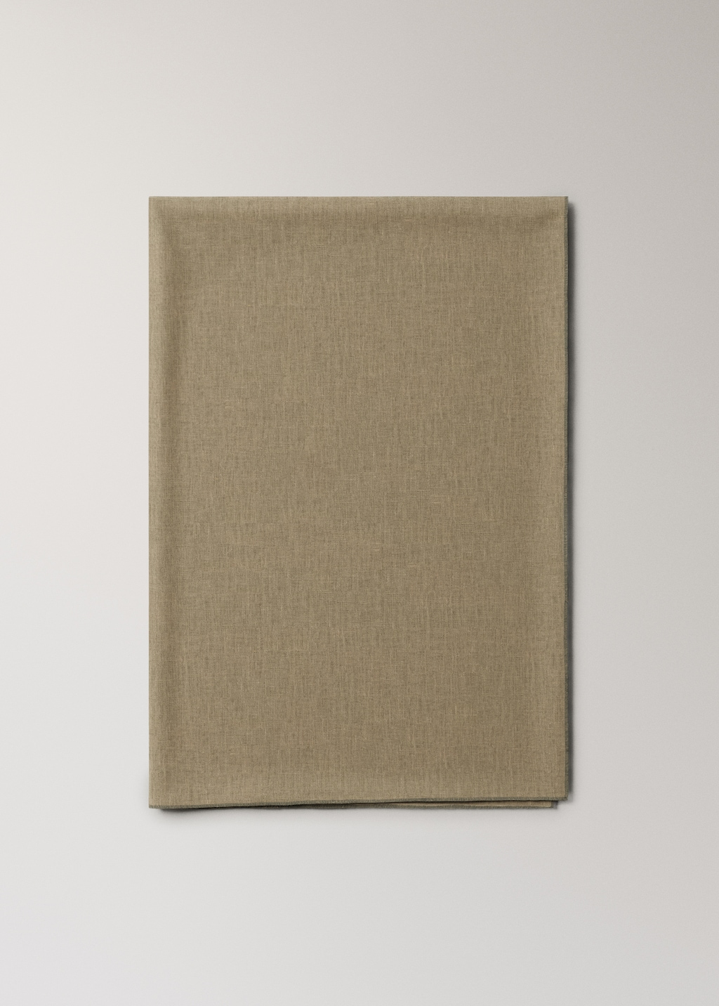 100% resin-coated linen tablecloth with contrasting overlock for 6 to 8 diners