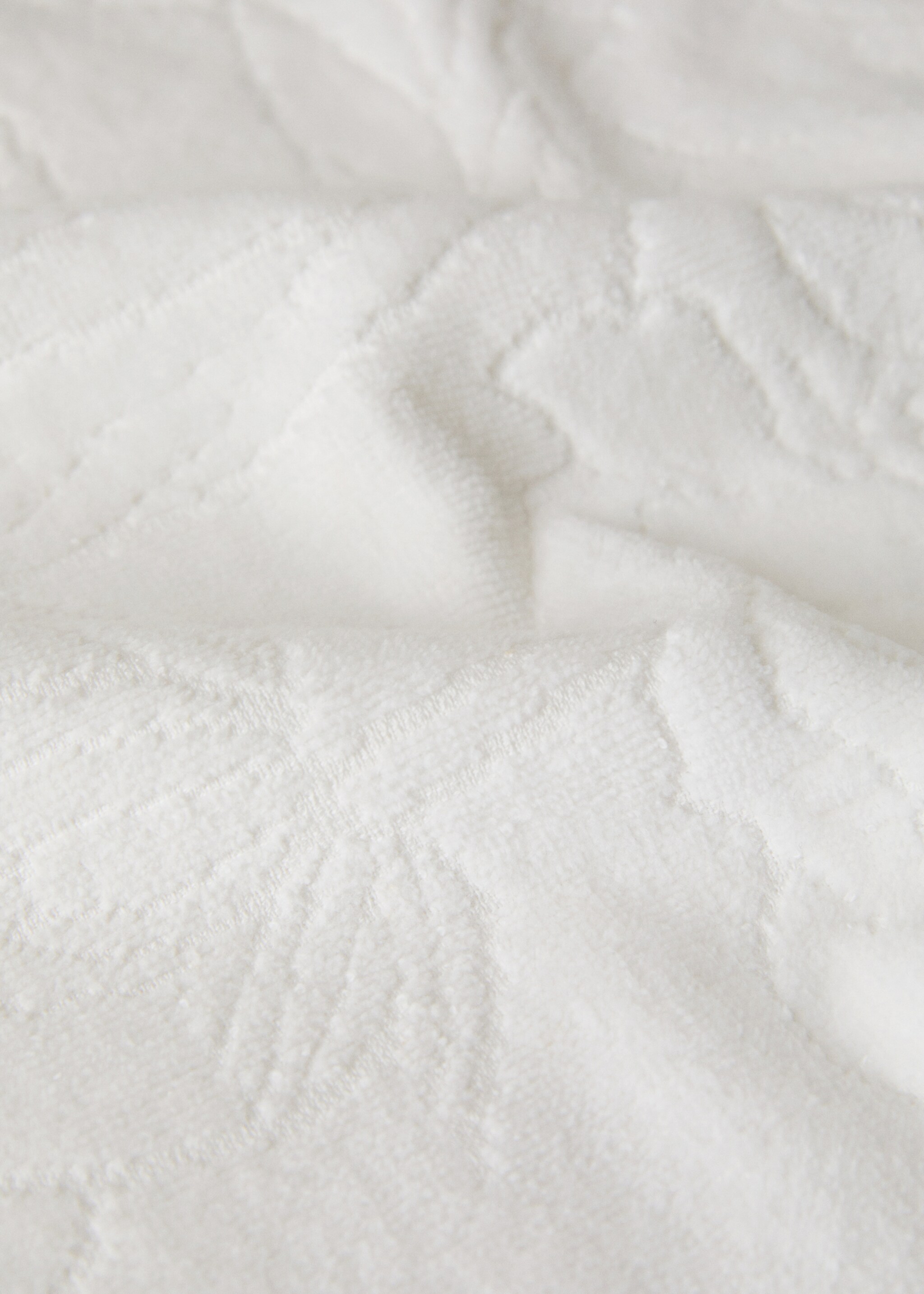 Cotton jacquard bath towel with lace edge - Details of the article 1, Off White. Ref: 27001560-00.