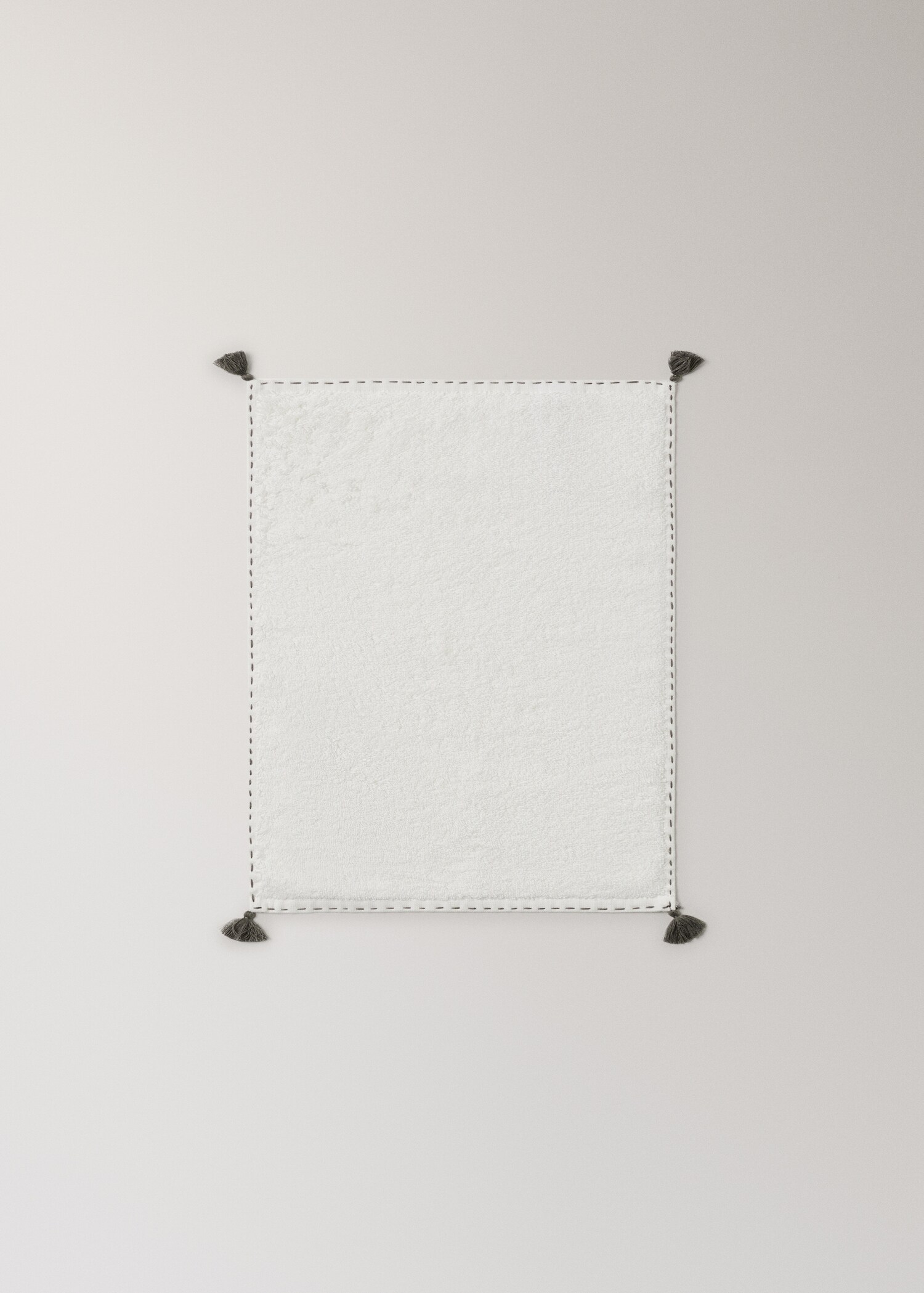 Guest towel with topstitching finish and pompom detail - Details of the article 3