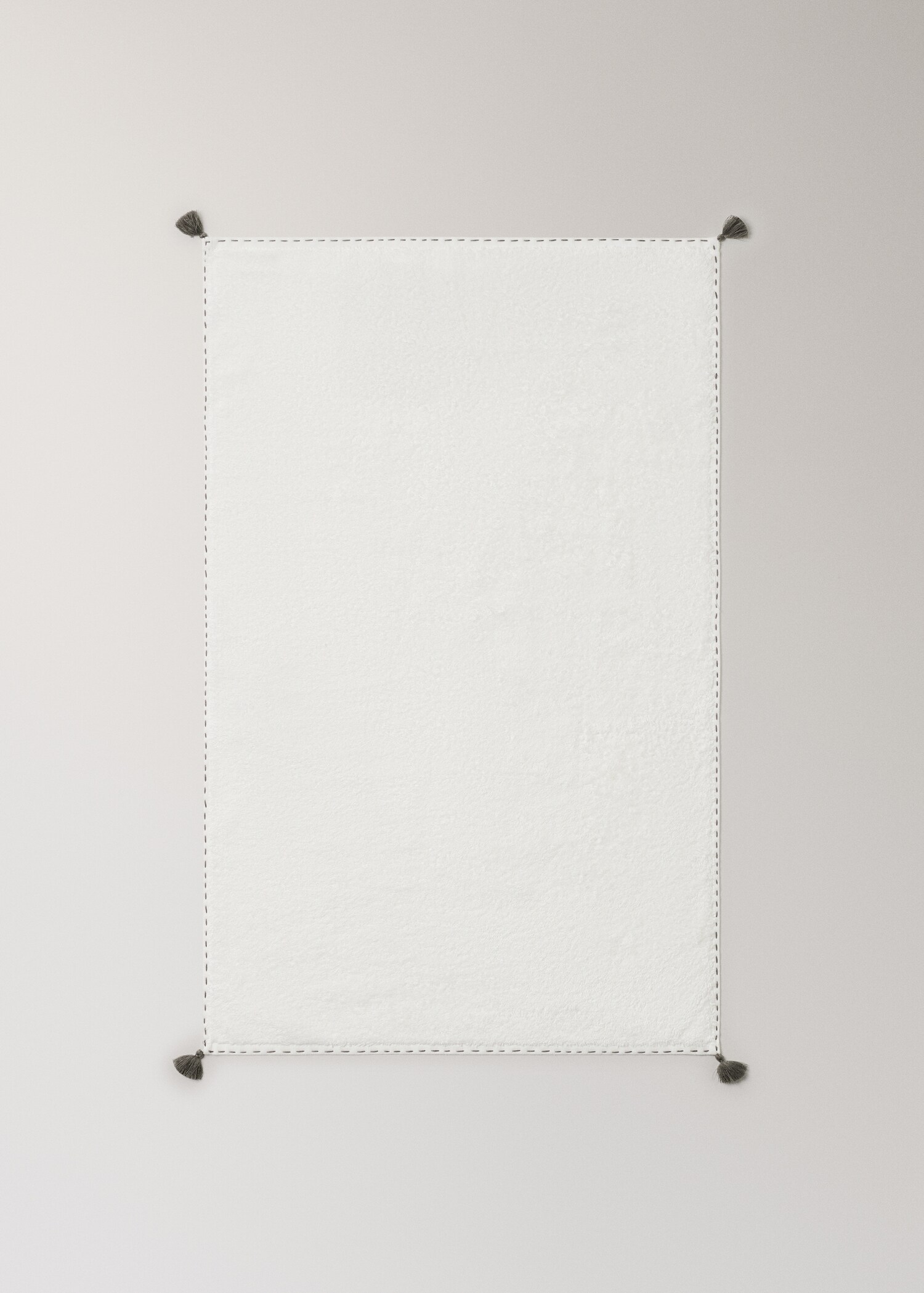 Hand towel with topstitch finish and pompom detail - Details of the article 3