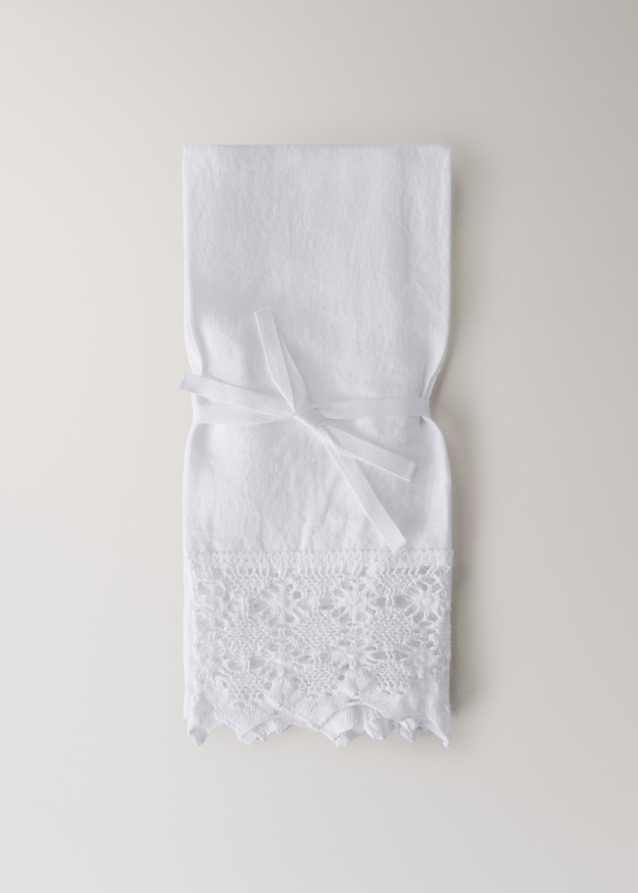 Linnen handdoek met kanten afwerking - Detail van het artikel 2, Wit. Ref: 27001570-00.