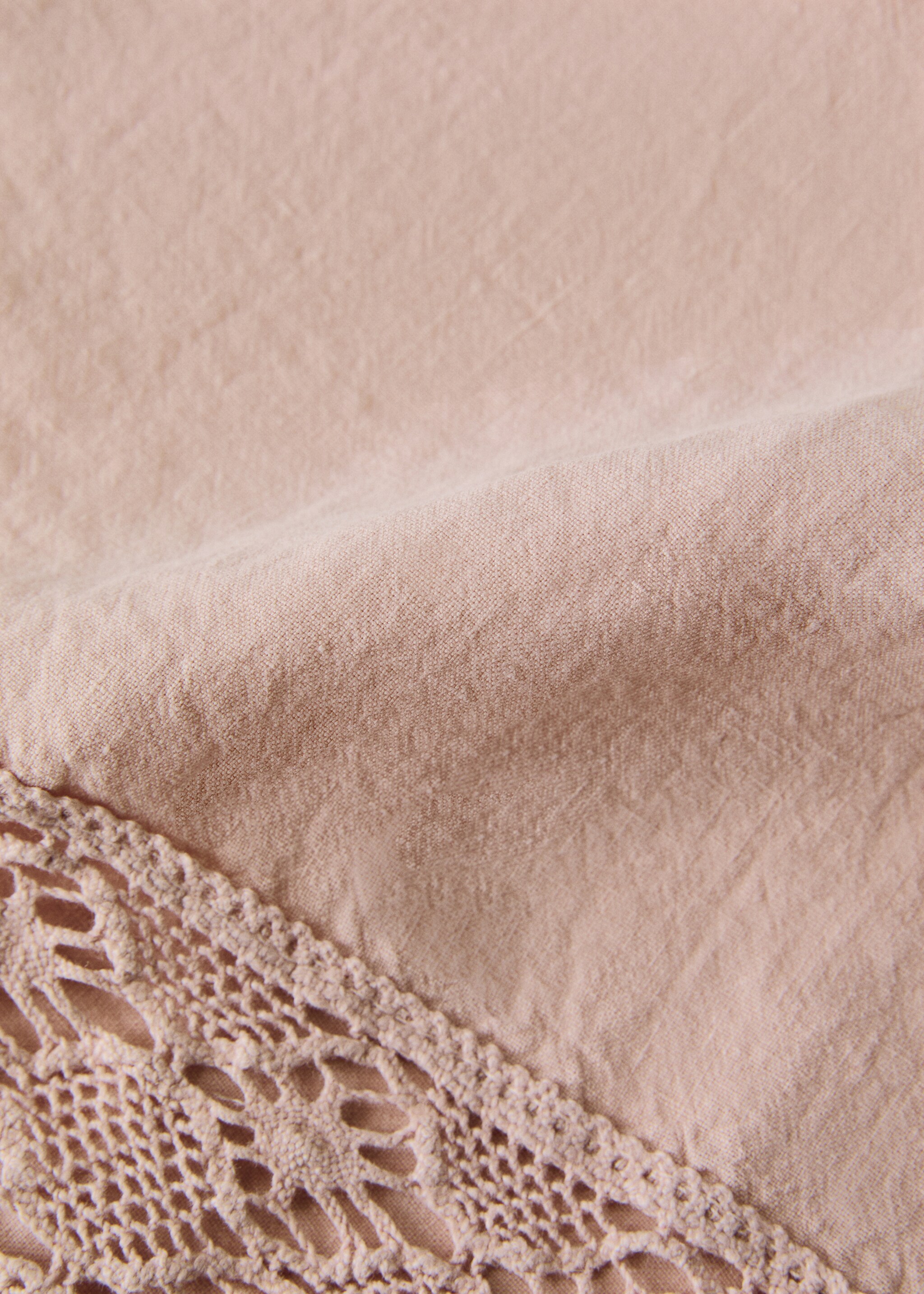 Linen towel with lace edging - Details of the article 2, Peach. Ref: 27001570-00.