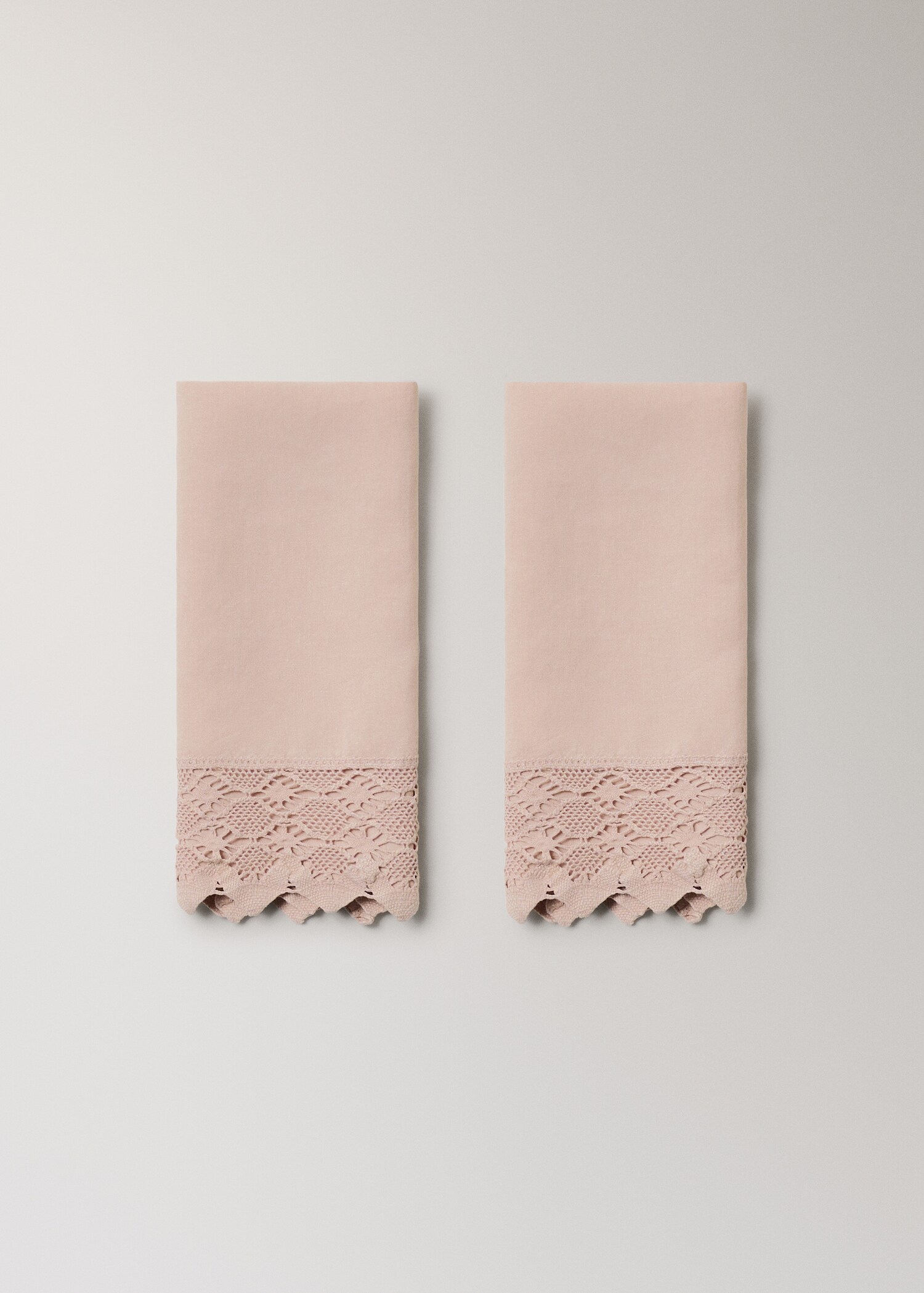 Linen towel with lace edging - Details of the article 3