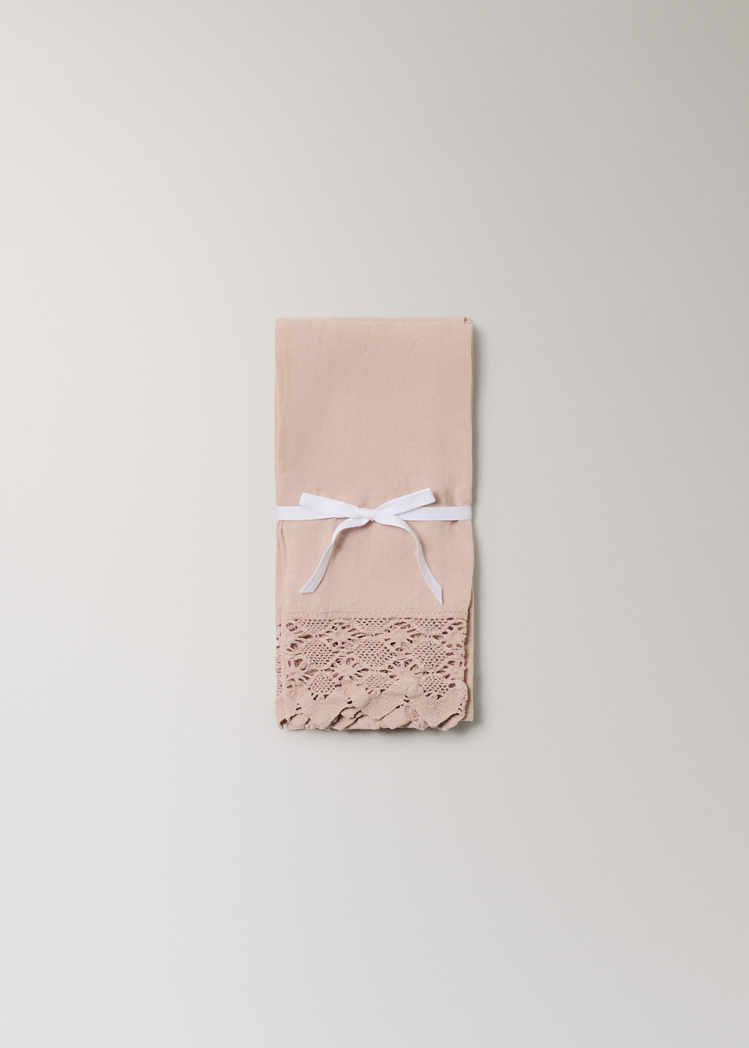 Linen towel with lace edging - Details of the article 4